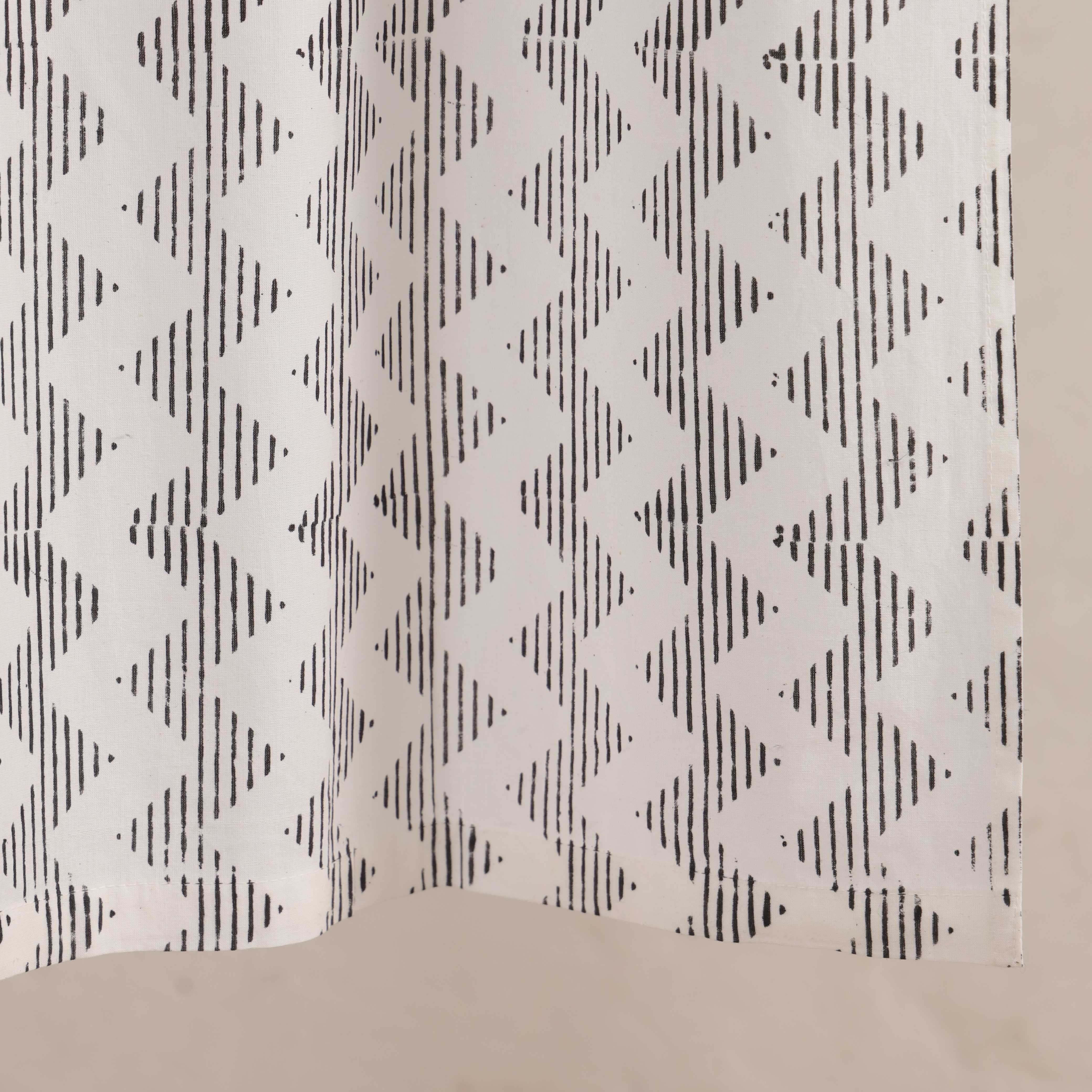 Modern Geo-Zigzag Cotton Curtain – Minimalist Monochrome Single Panel
