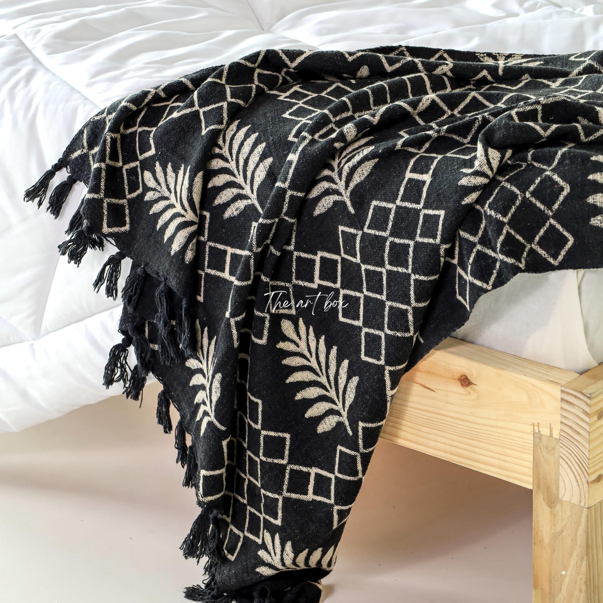 Luxury Black Daabu Print Throw