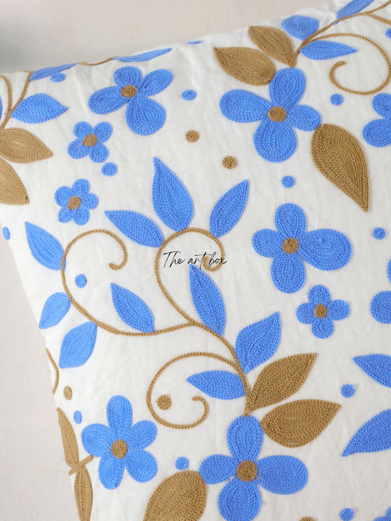 Personalized Floral Embroidery Pillow - Customize Your Comfort