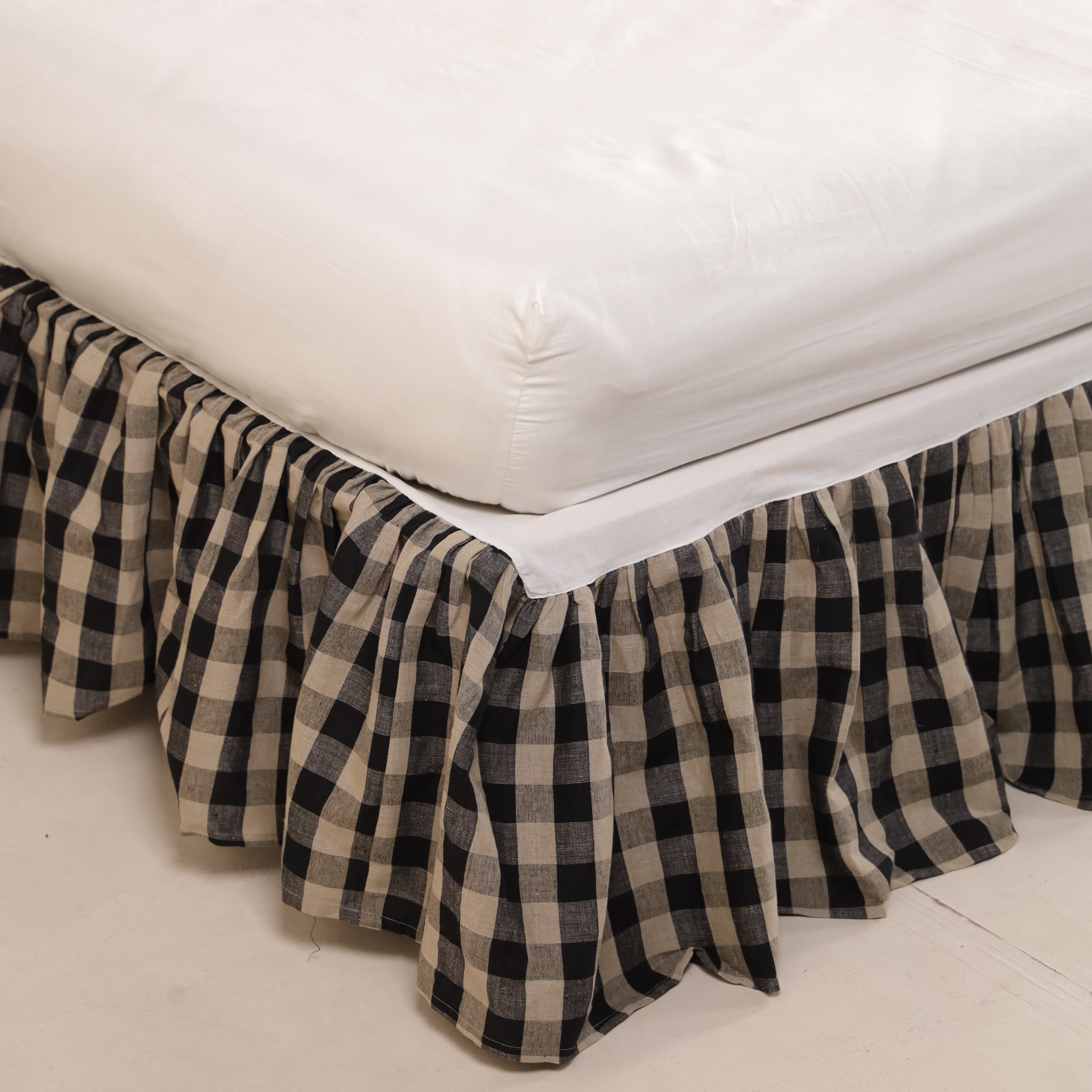 Country Buffalo Check Ruffled Bed Skirt – Premium Gathered Plaid Bed Valance