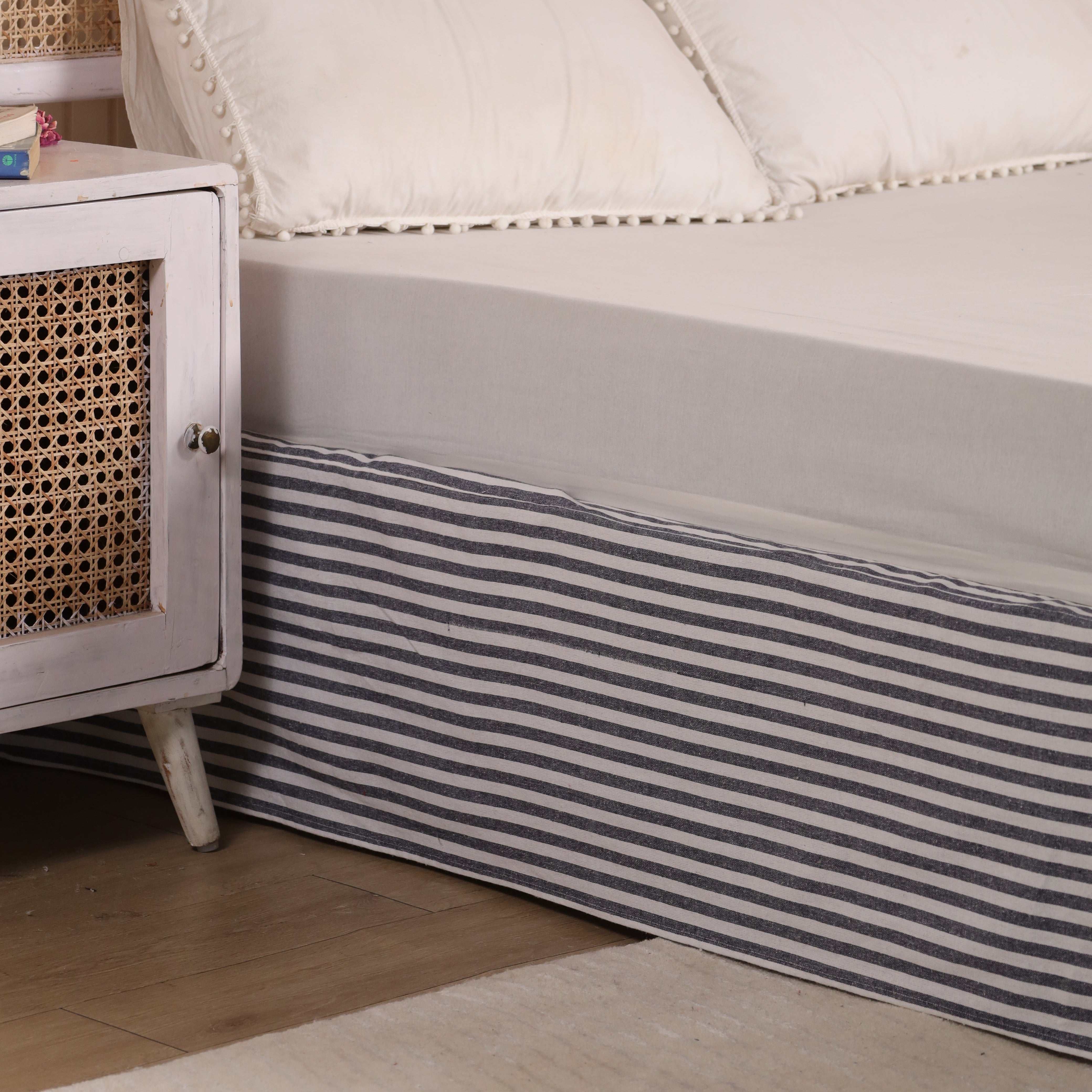 Classic Striped Tailored Bed Skirt with Button Detail – Premium Pleated Bed Valance