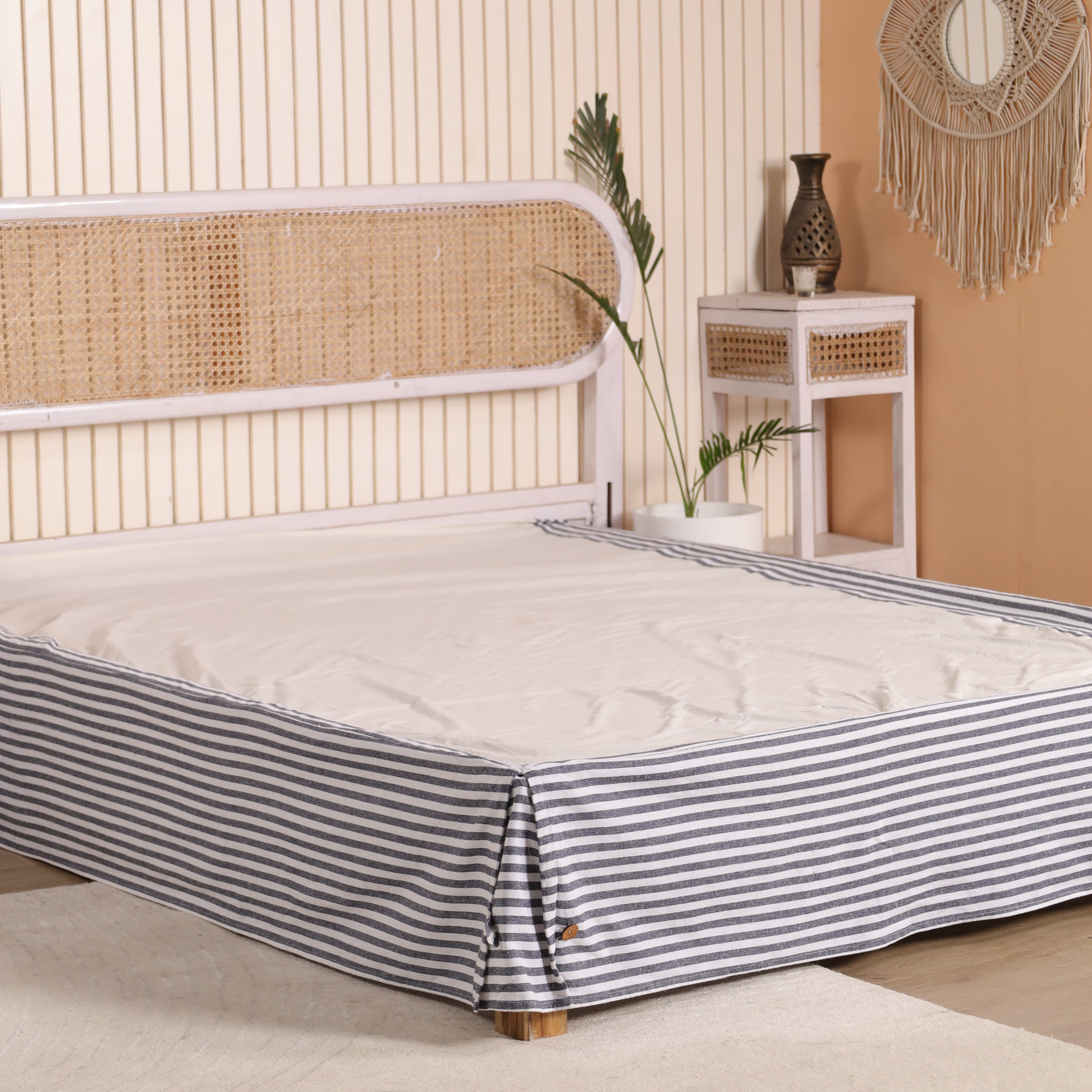 Classic Striped Tailored Bed Skirt with Button Detail – Premium Pleated Bed Valance