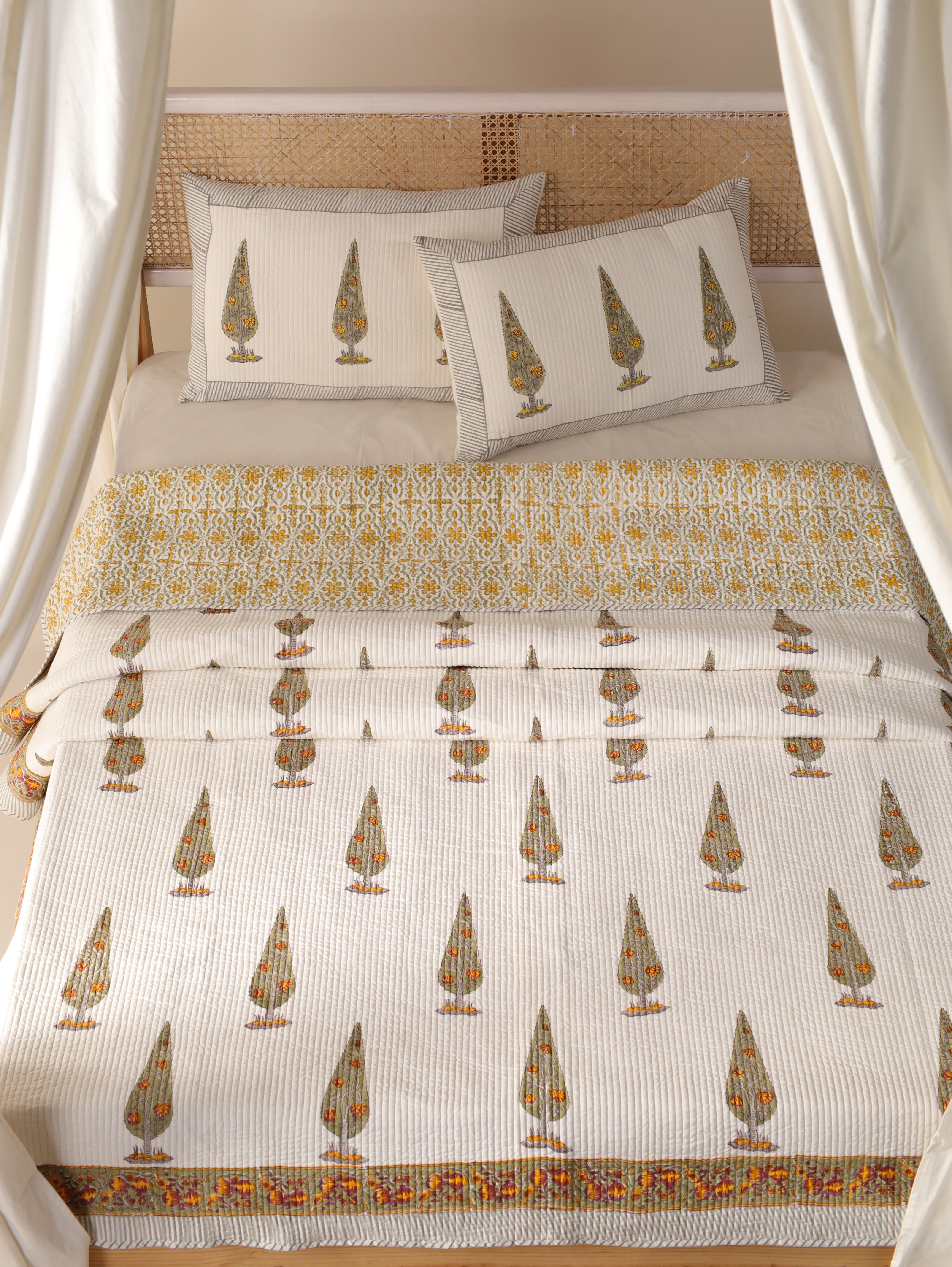 Hand block printed cozy quilt Reversible cotton quilted bedcover Boho comforter quilt blanket throw 3 Pcs Set