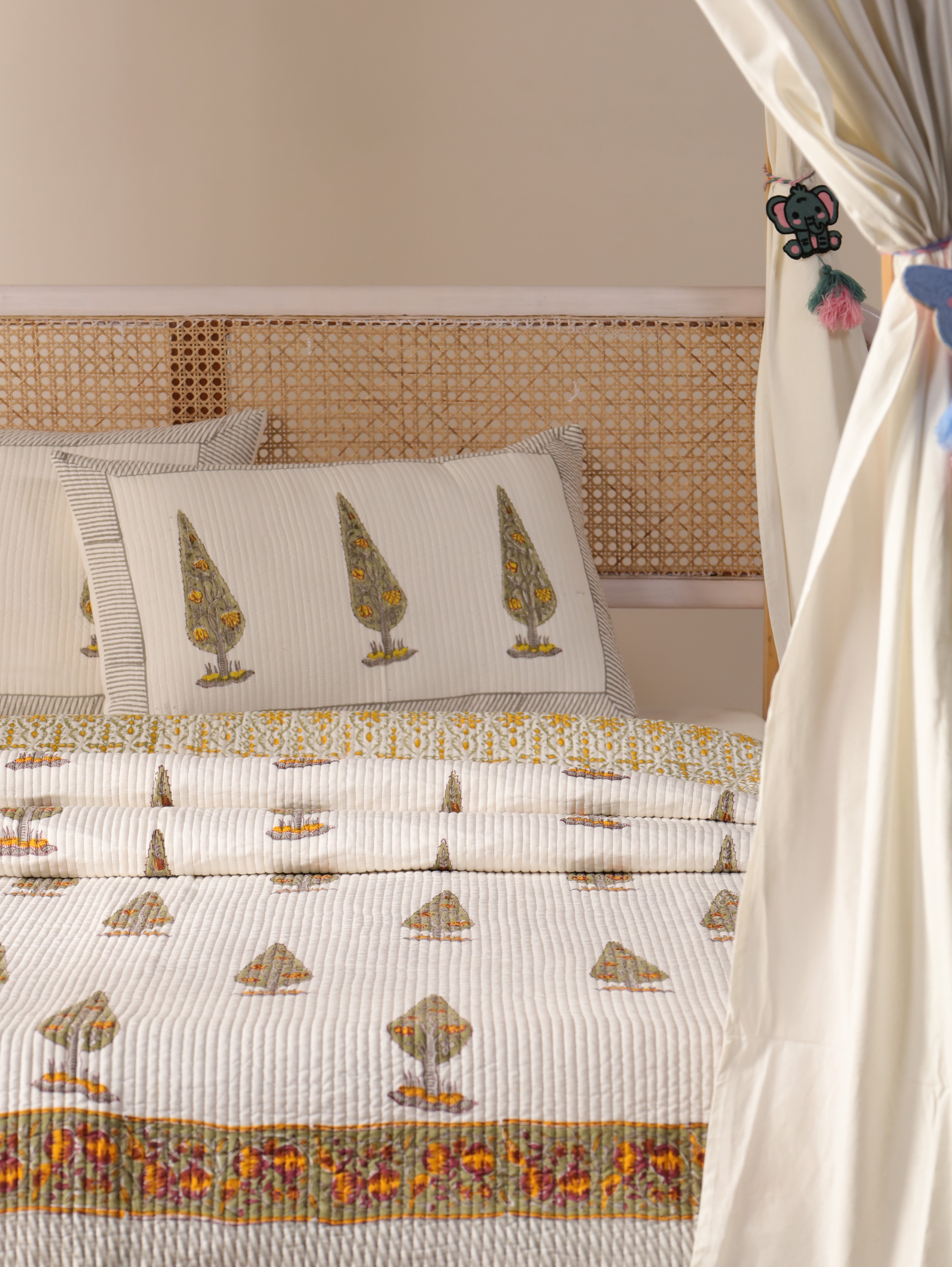 Hand block printed cozy quilt Reversible cotton quilted bedcover Boho comforter quilt blanket throw 3 Pcs Set