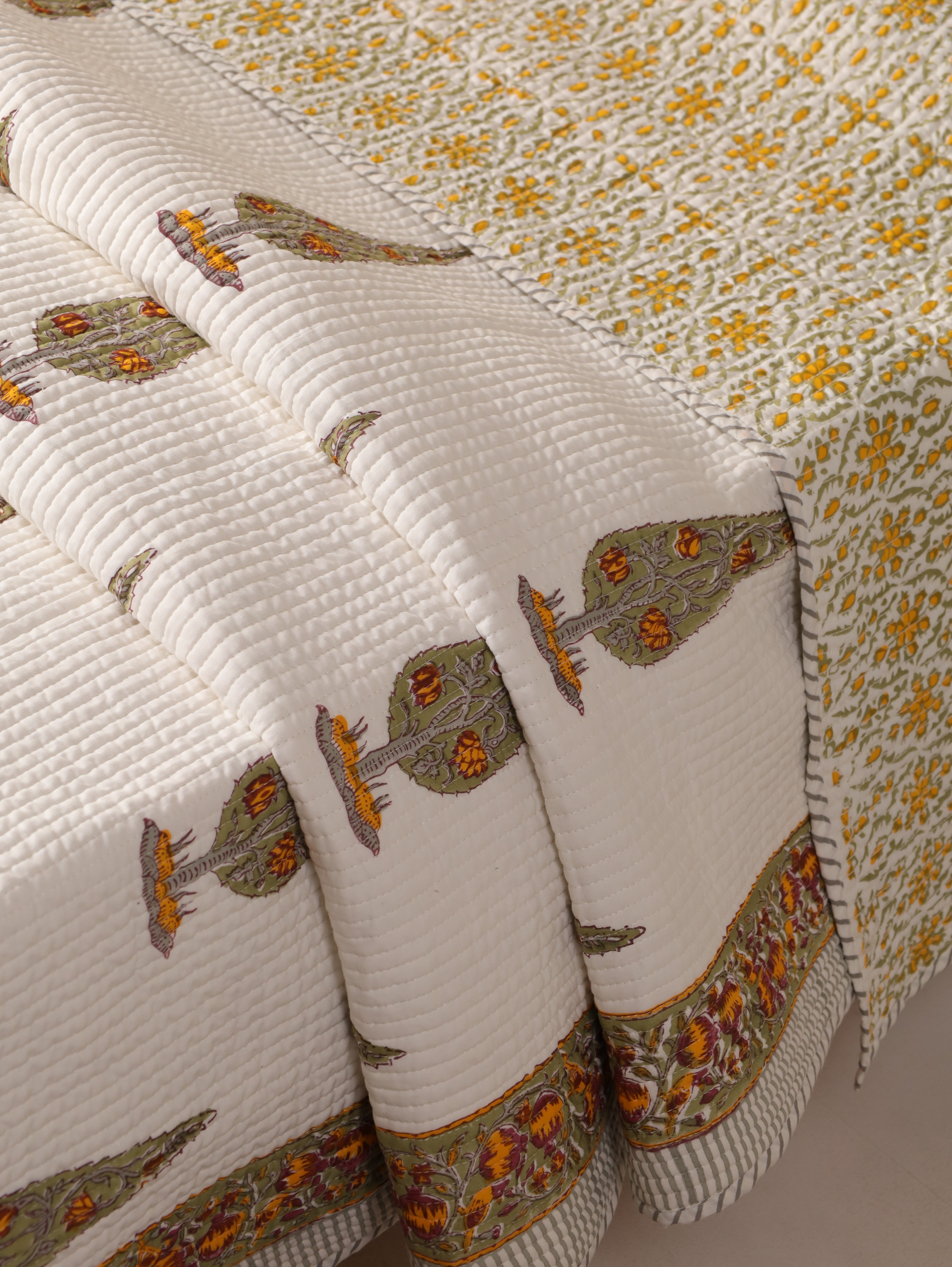 Hand block printed cozy quilt Reversible cotton quilted bedcover Boho comforter quilt blanket throw 3 Pcs Set
