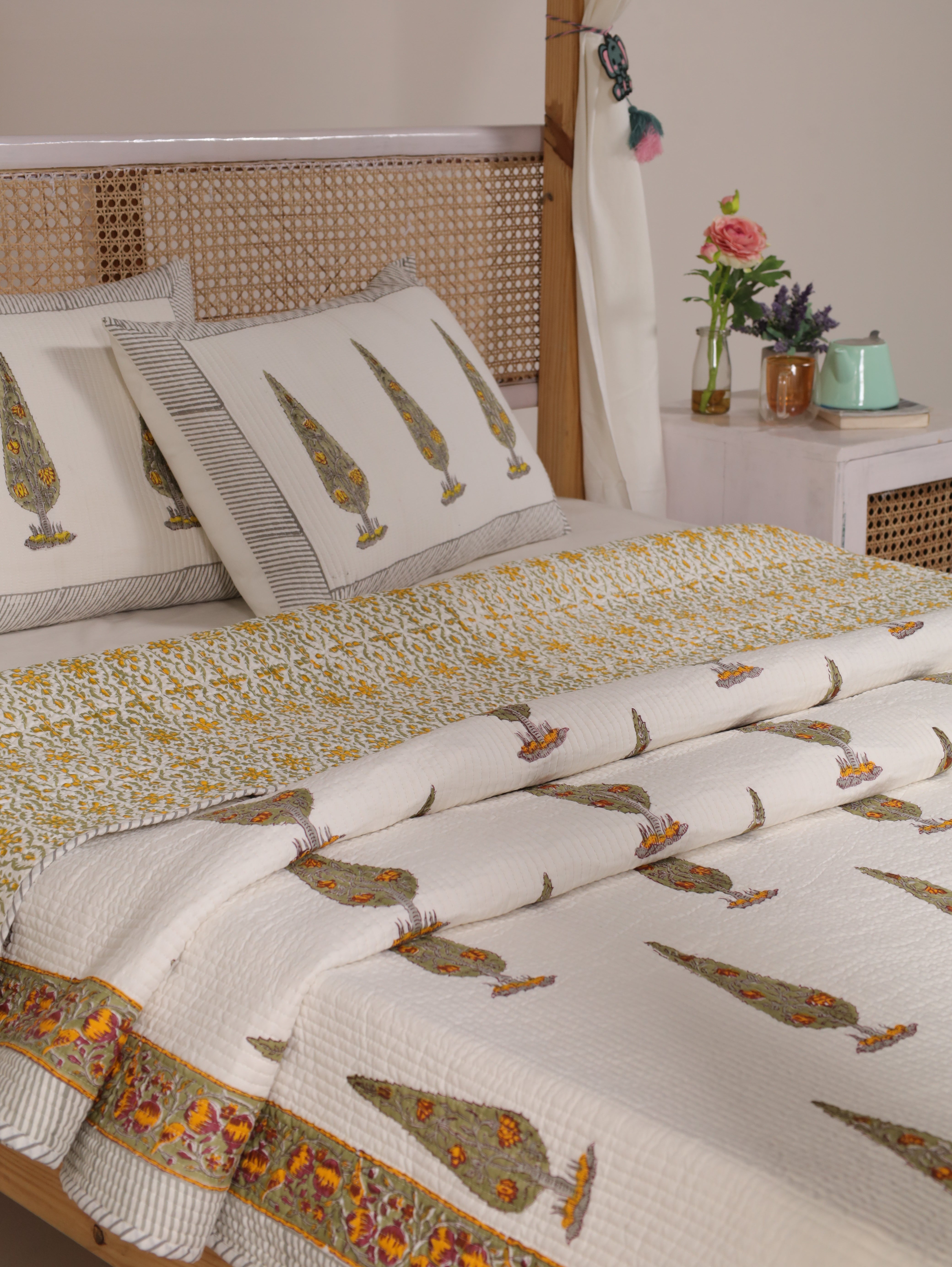 Hand block printed cozy quilt Reversible cotton quilted bedcover Boho comforter quilt blanket throw 3 Pcs Set