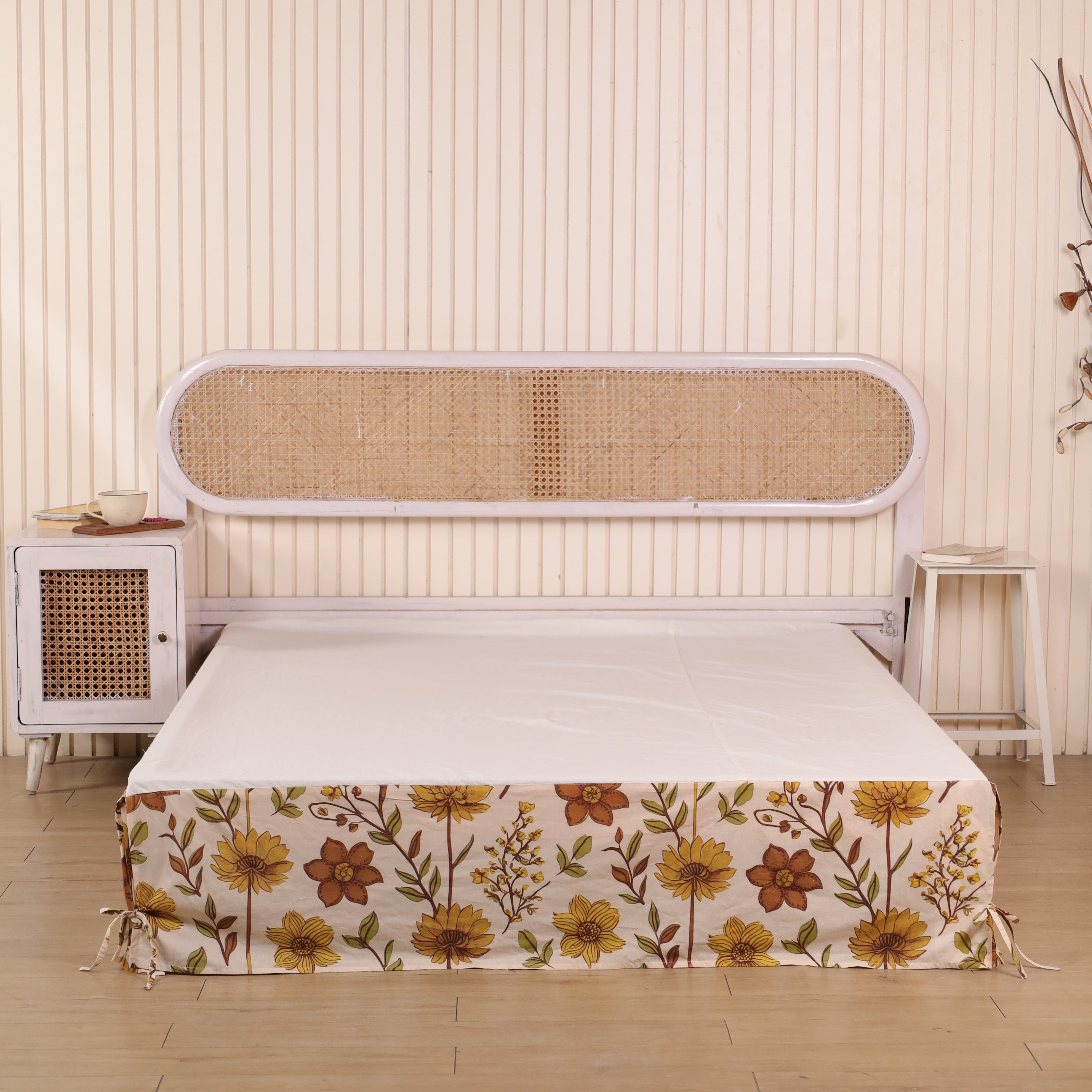 Vintage Botanical Sunflower Tailored Bed Skirt – Retro Floral Pleated Bed Valance