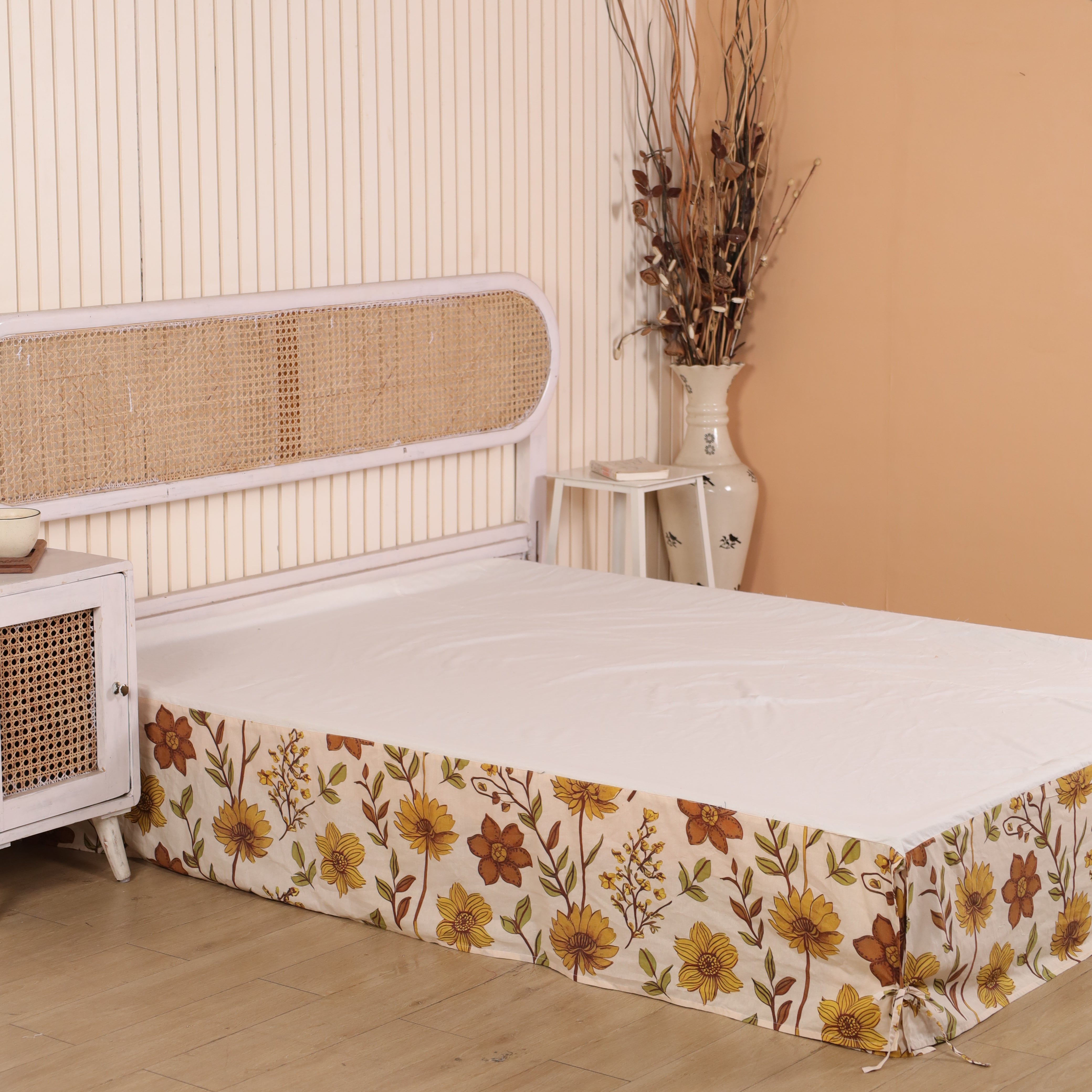 Vintage Botanical Sunflower Tailored Bed Skirt – Retro Floral Pleated Bed Valance