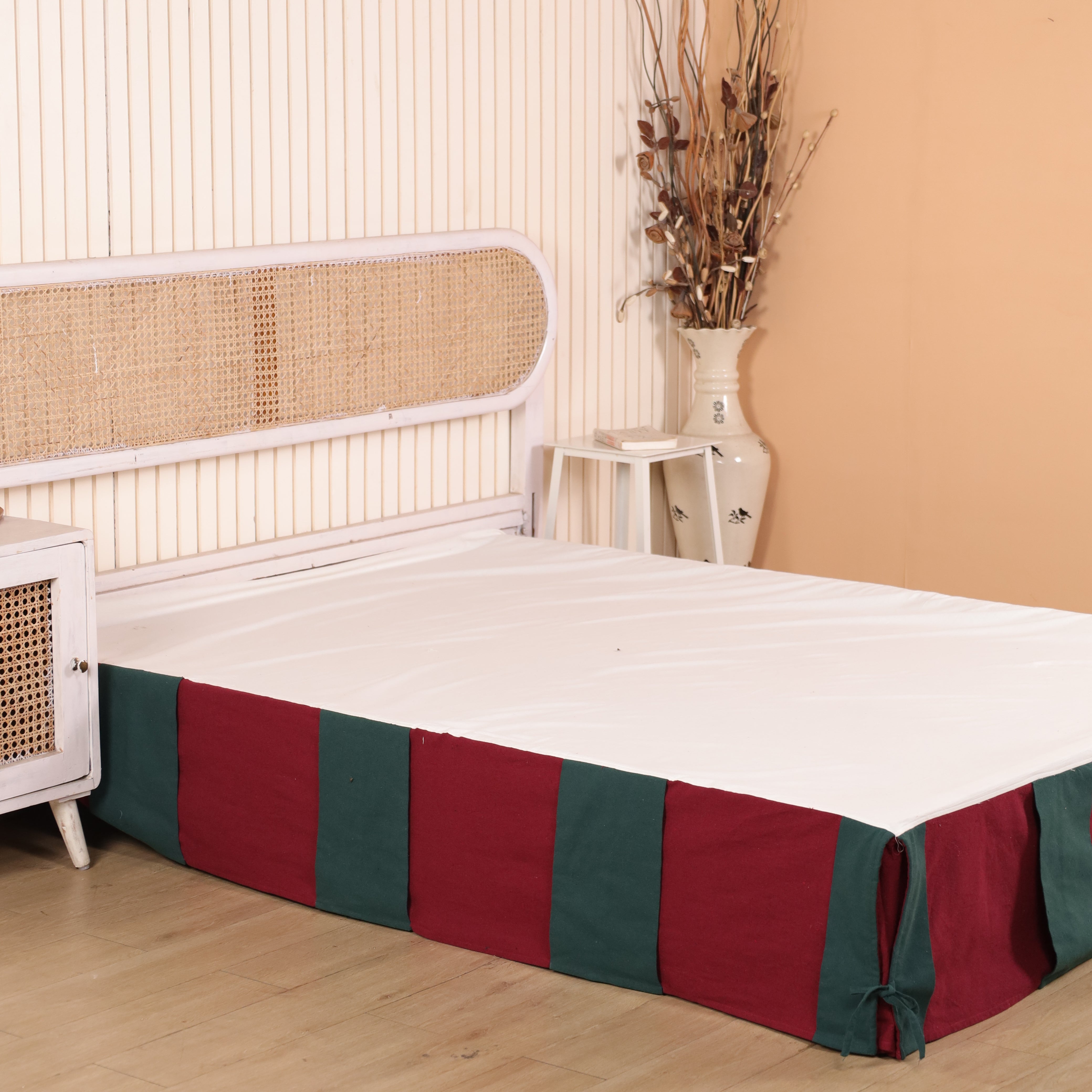 Minimalist Windowpane Checked Tailored Bed Skirt – Split Corner Bed Valance with Side Ties