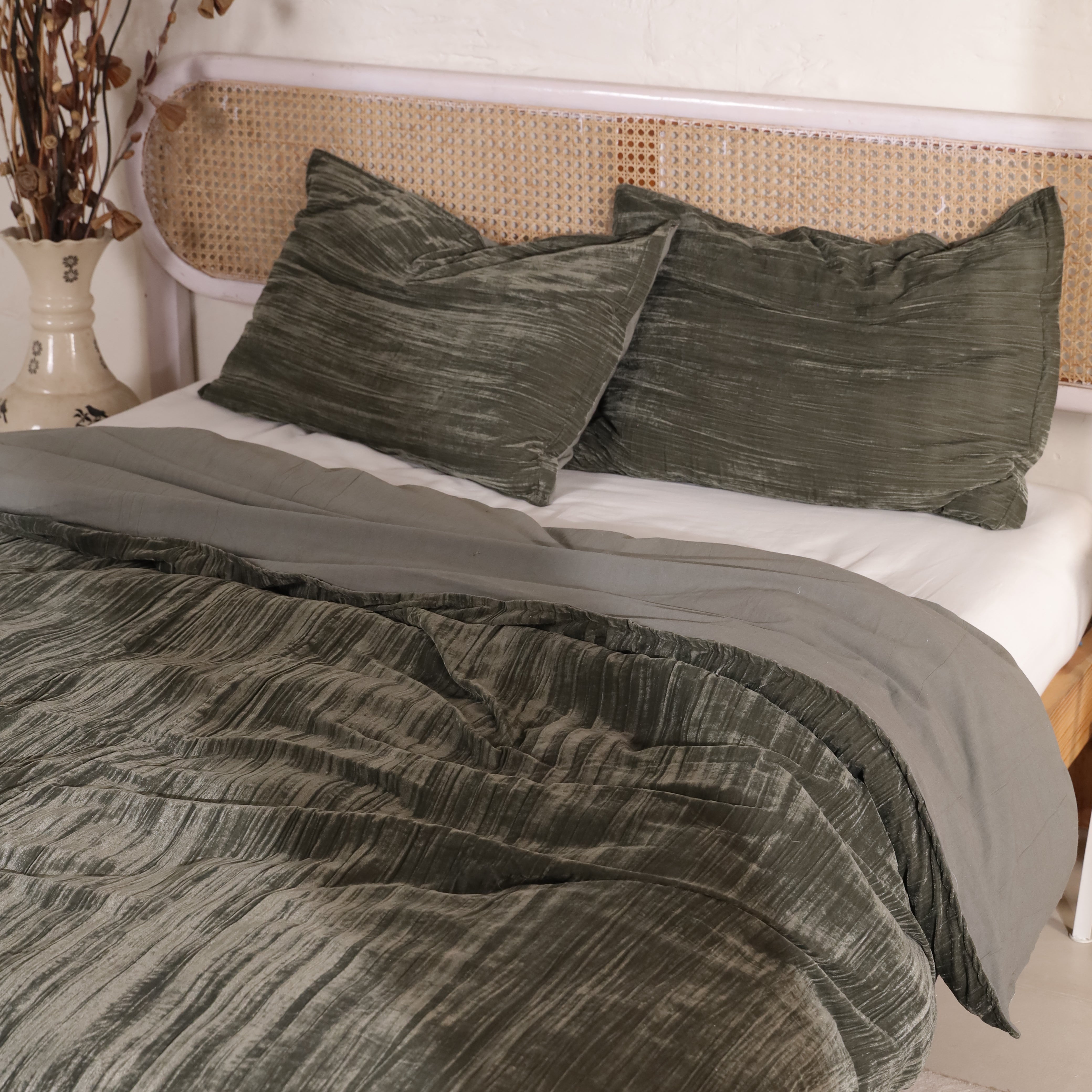 Luxury Crushed Velvet Pleated Duvet Cover Set | Opulent Bedding Collection