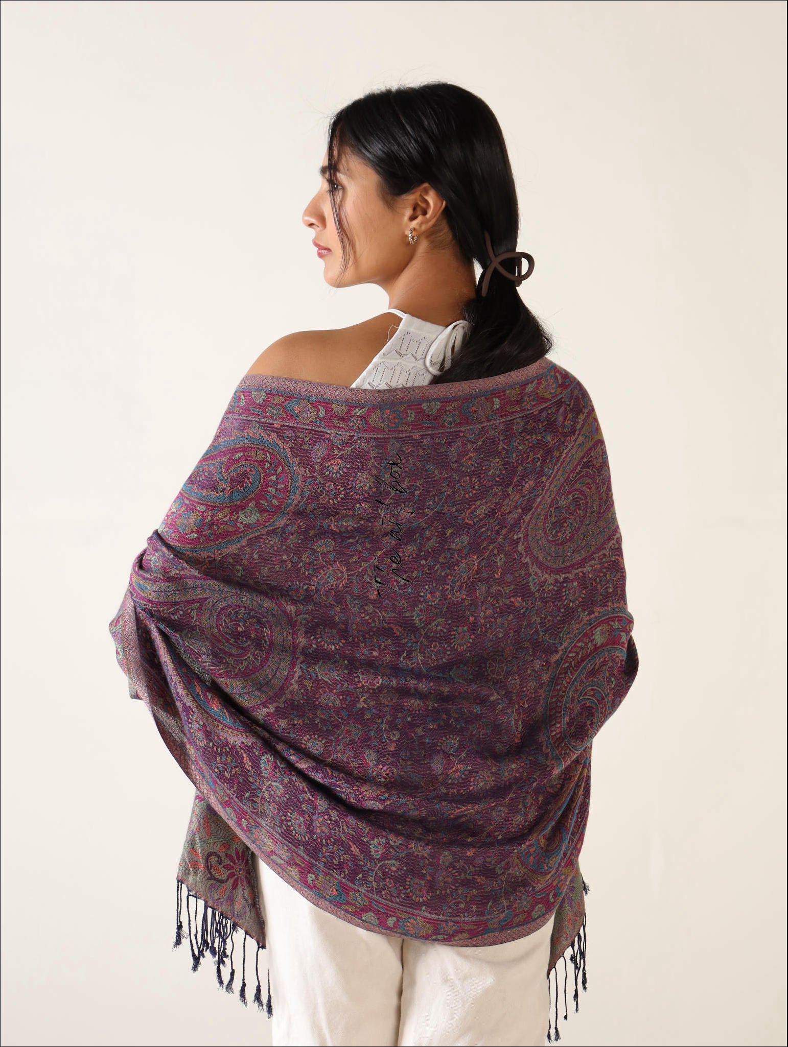 Effortless Elegance: Cashmere Feel Pashmina Scarf for Any Outfit