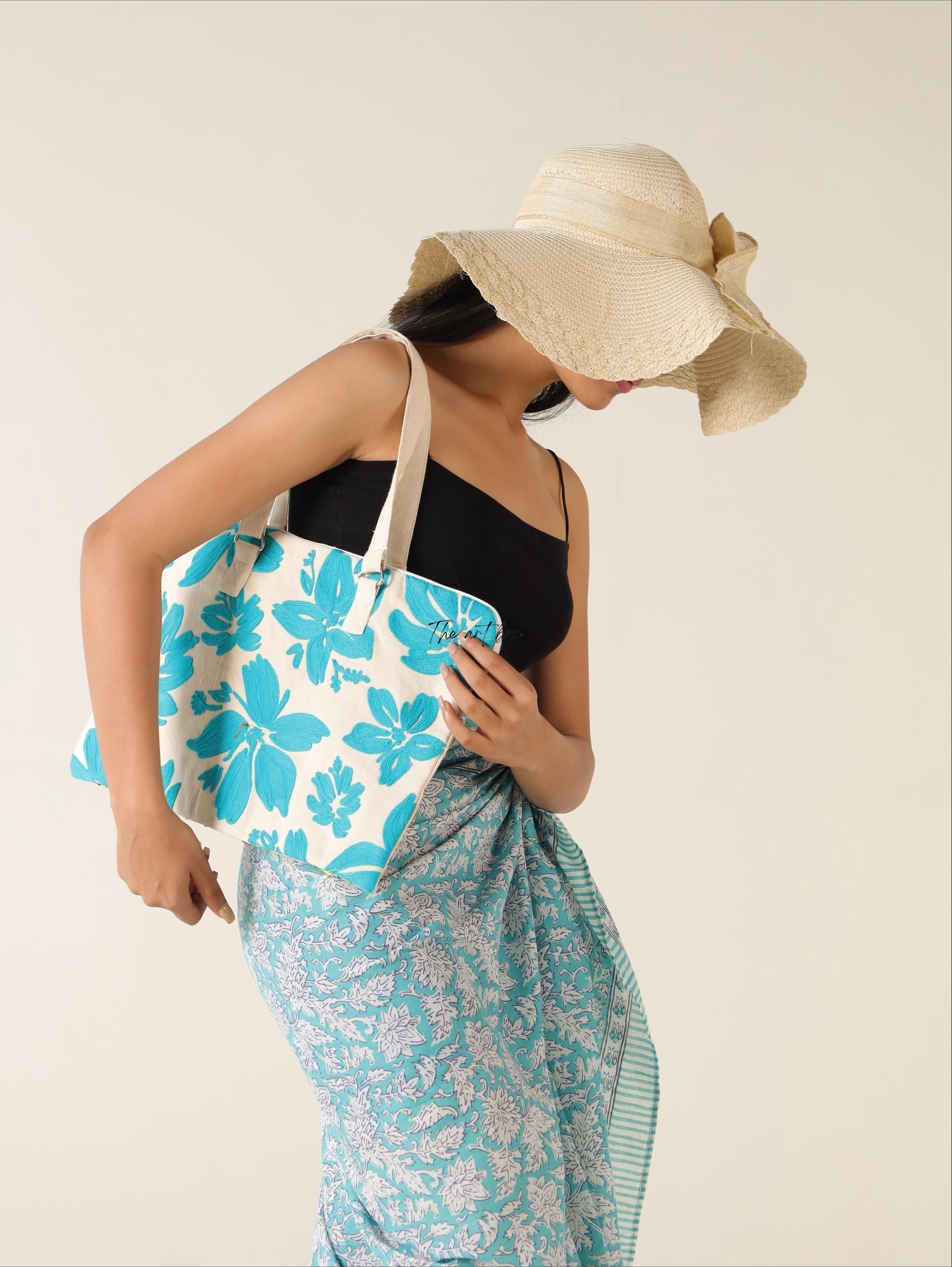Personalized Embroidered Laptop Bag: Your Signature Style