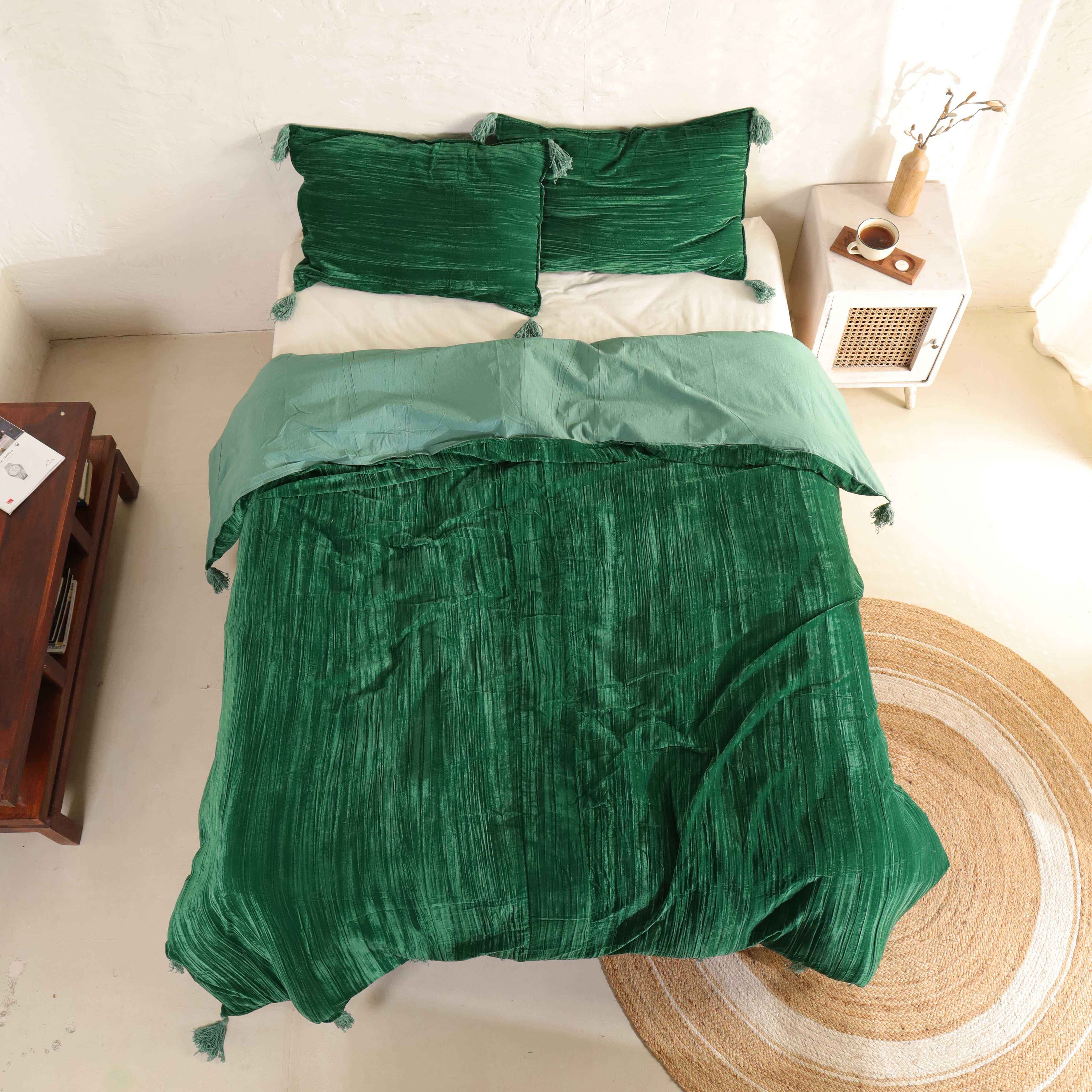 Velvet Duvet Cover Set - Luxury Emerald Green Boho Bedding with Tassels - 3 Piece Soft Textured Bedding Set