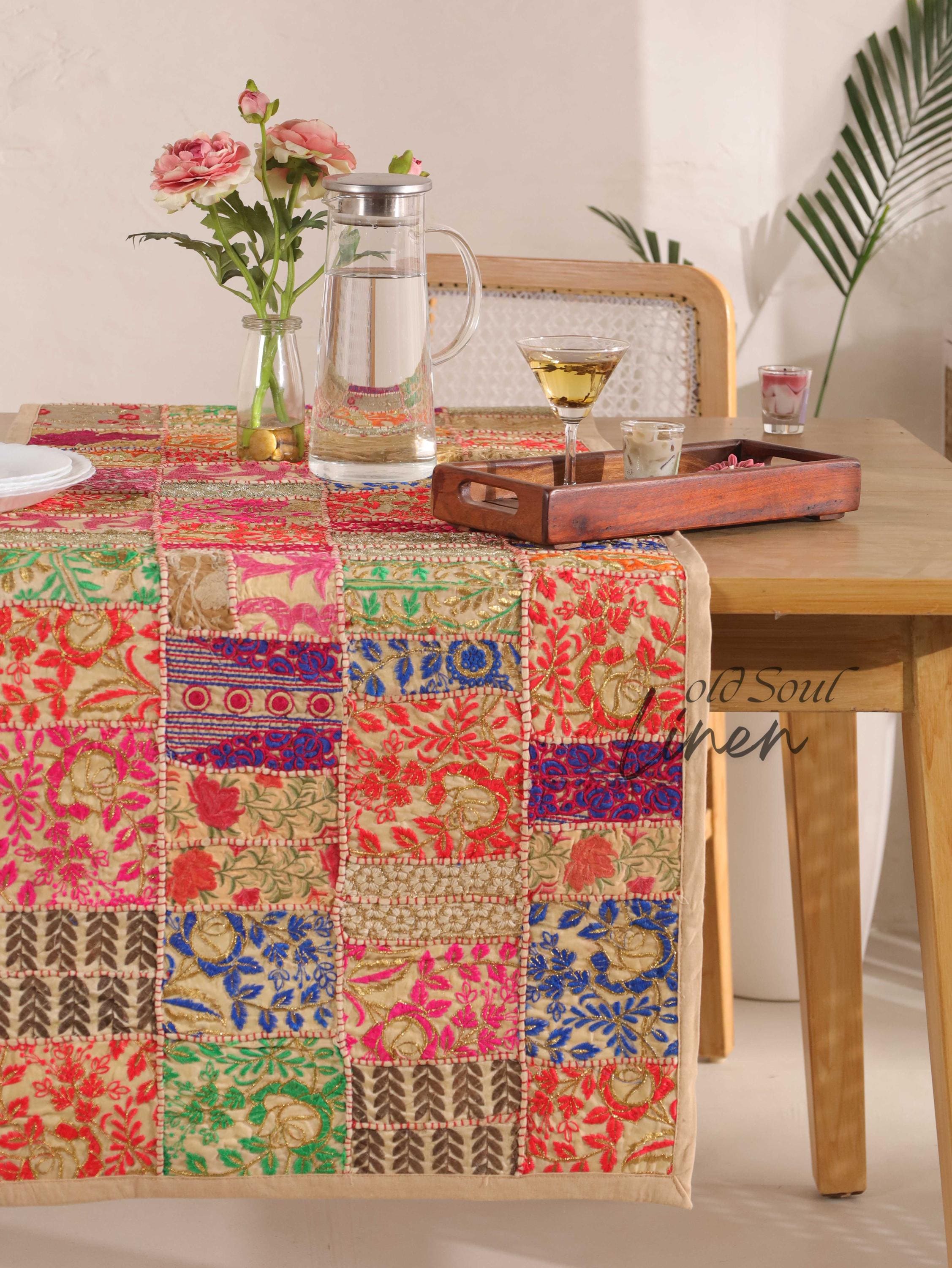 Table Runner Boho, Farmhouse Wedding Décor, Vintage Runner, Bohemian Patchwork Décor, Embroidered Table Cloth, Indian Classic Home Décor