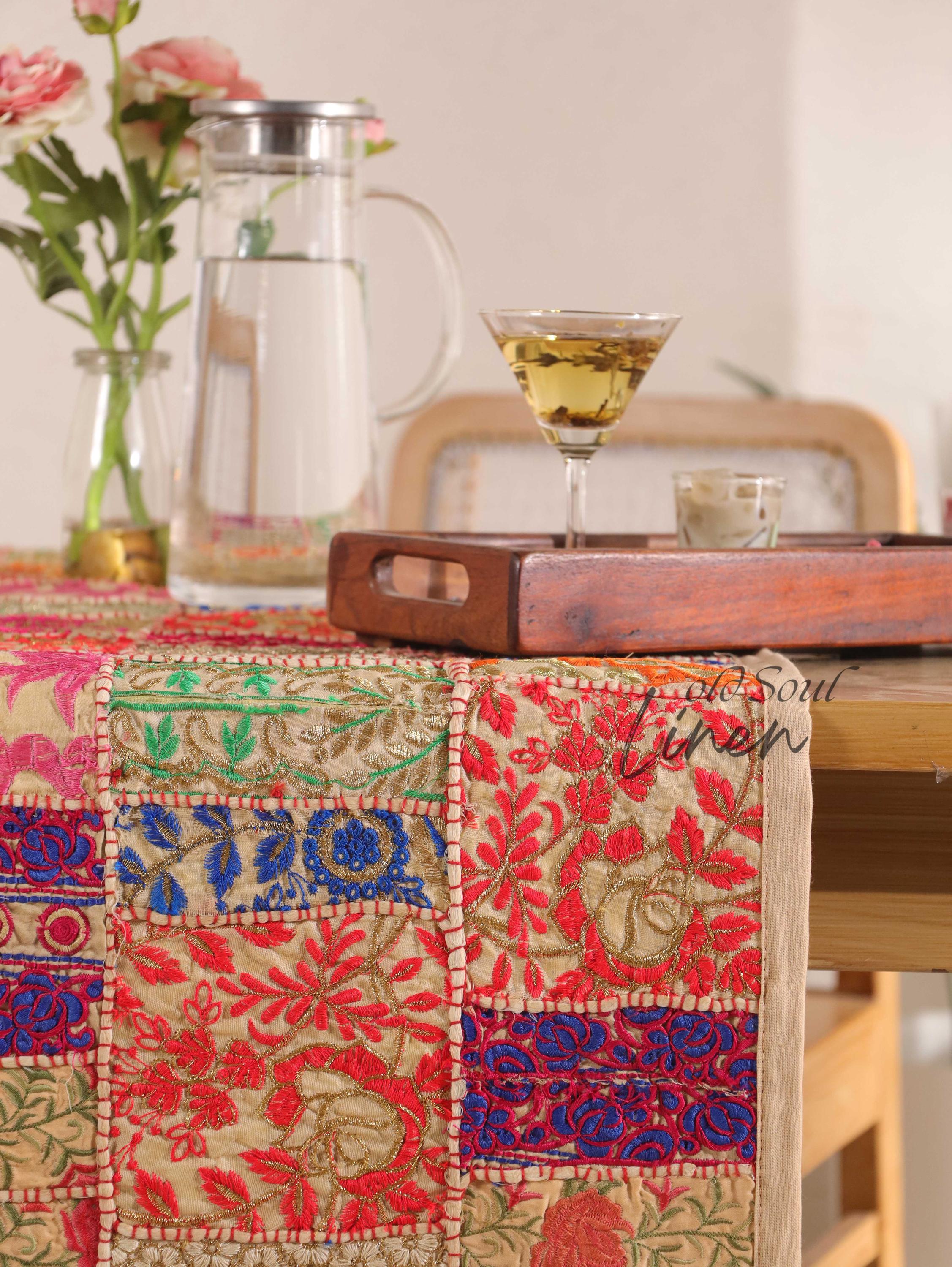 Table Runner Boho, Farmhouse Wedding Décor, Vintage Runner, Bohemian Patchwork Décor, Embroidered Table Cloth, Indian Classic Home Décor