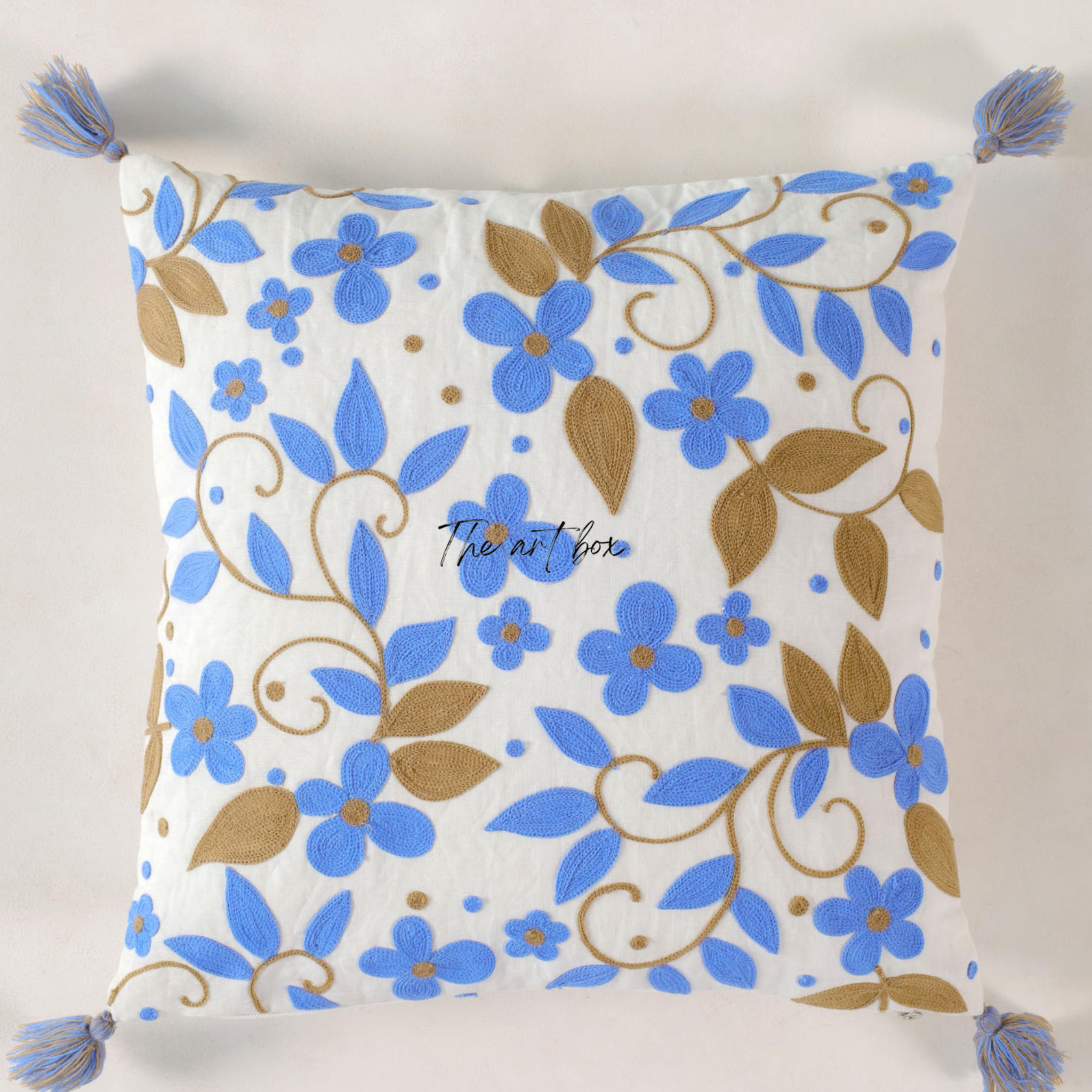 Personalized Floral Embroidery Pillow - Customize Your Comfort