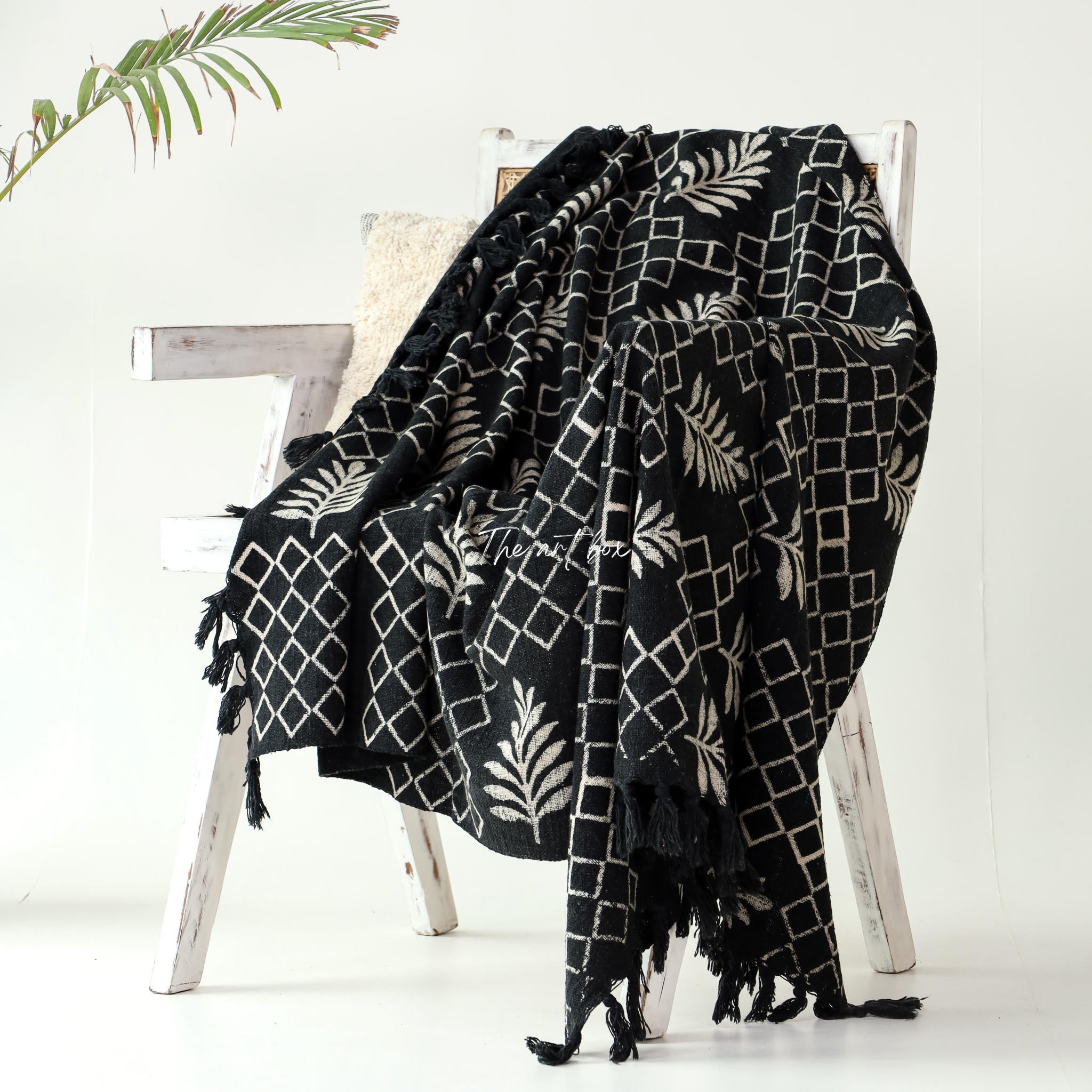 Luxury Black Daabu Print Throw