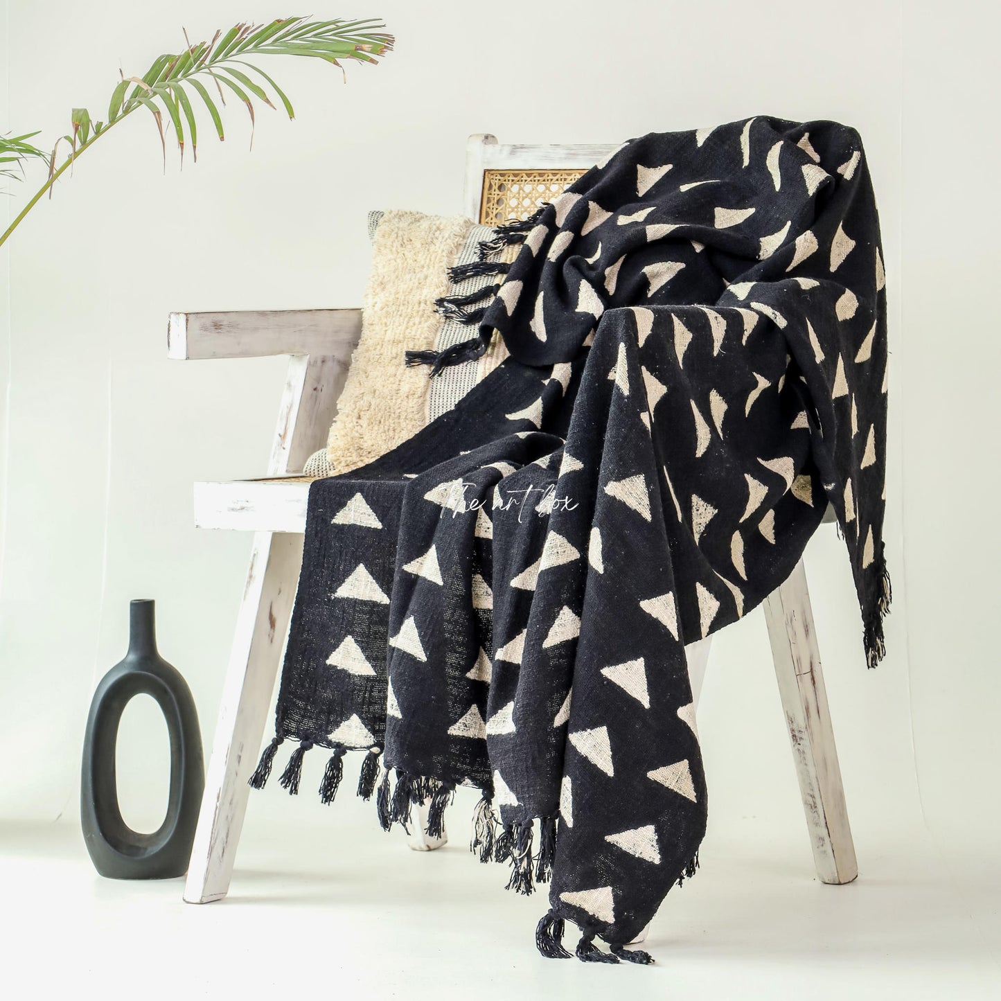 Triangle Pattern Black Daabu Print Throw