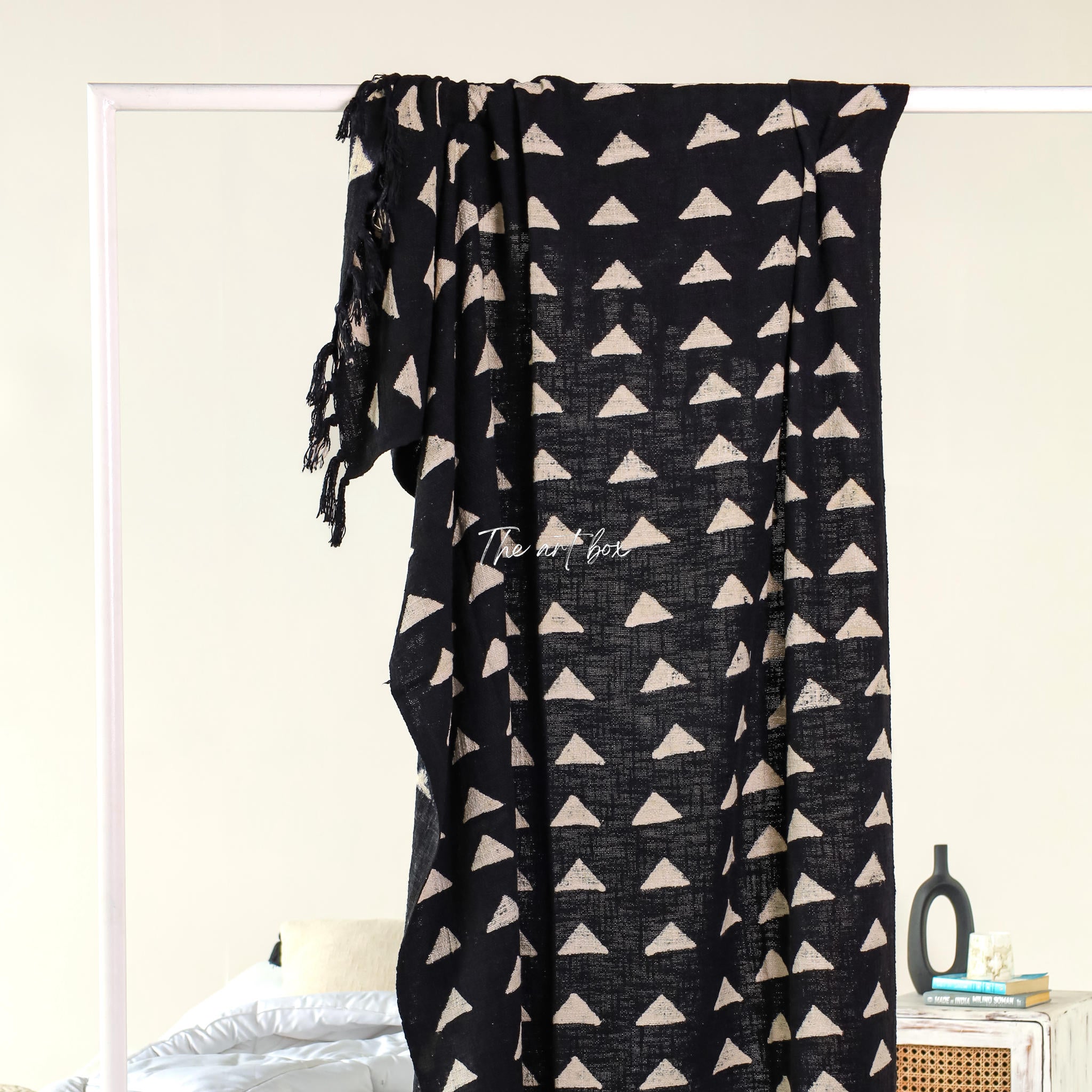 Triangle Pattern Black Daabu Print Throw