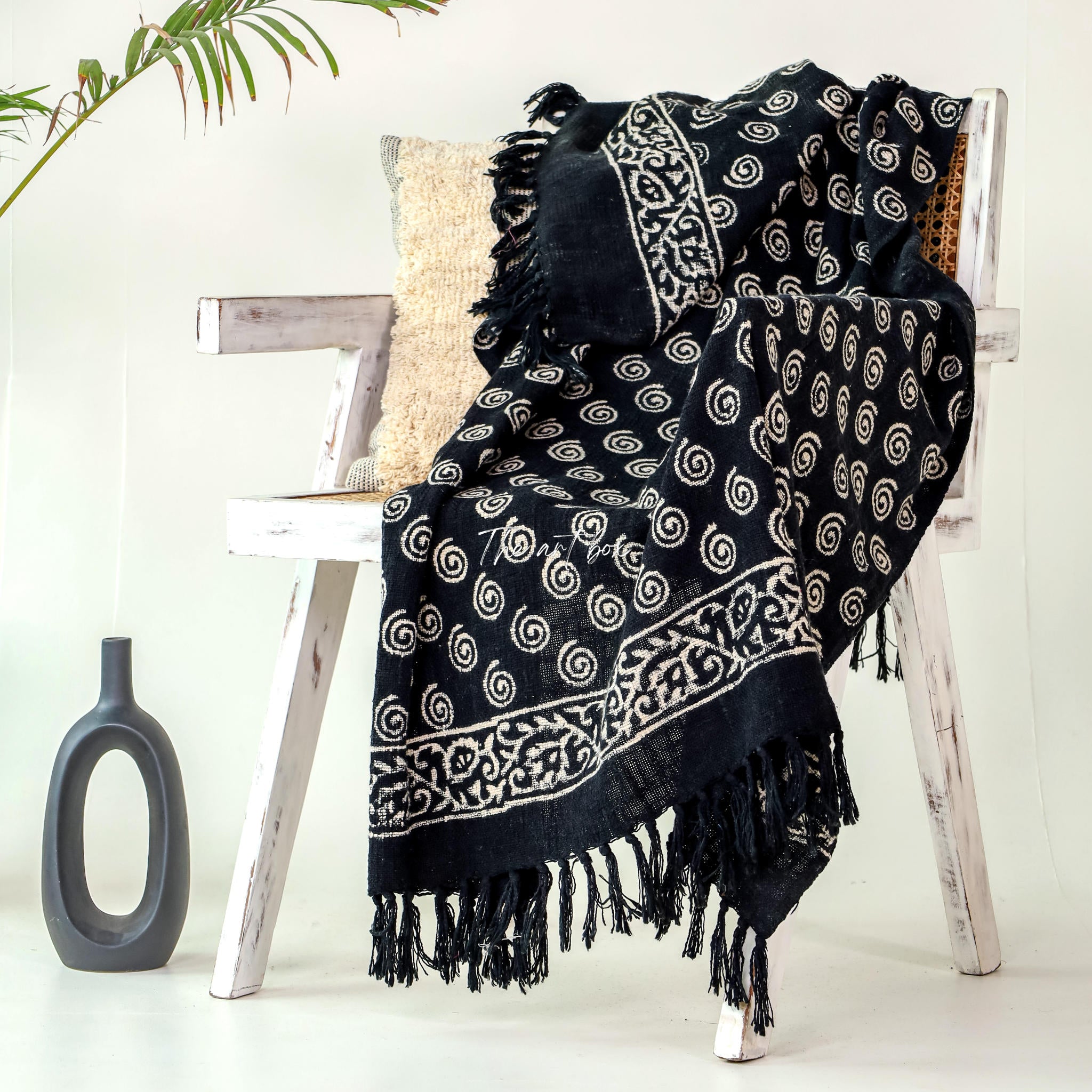 Classy Black Daabu Print Throw