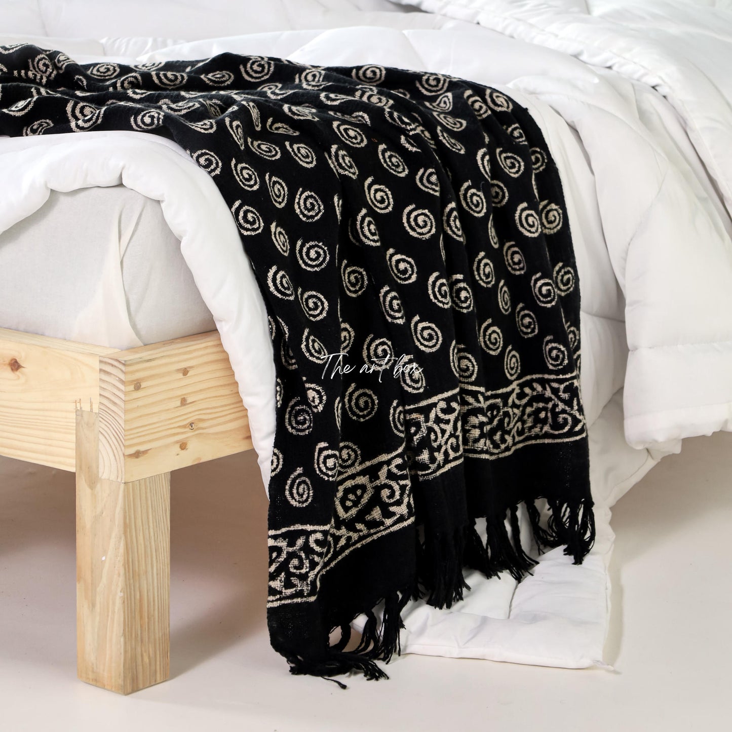 Classy Black Daabu Print Throw