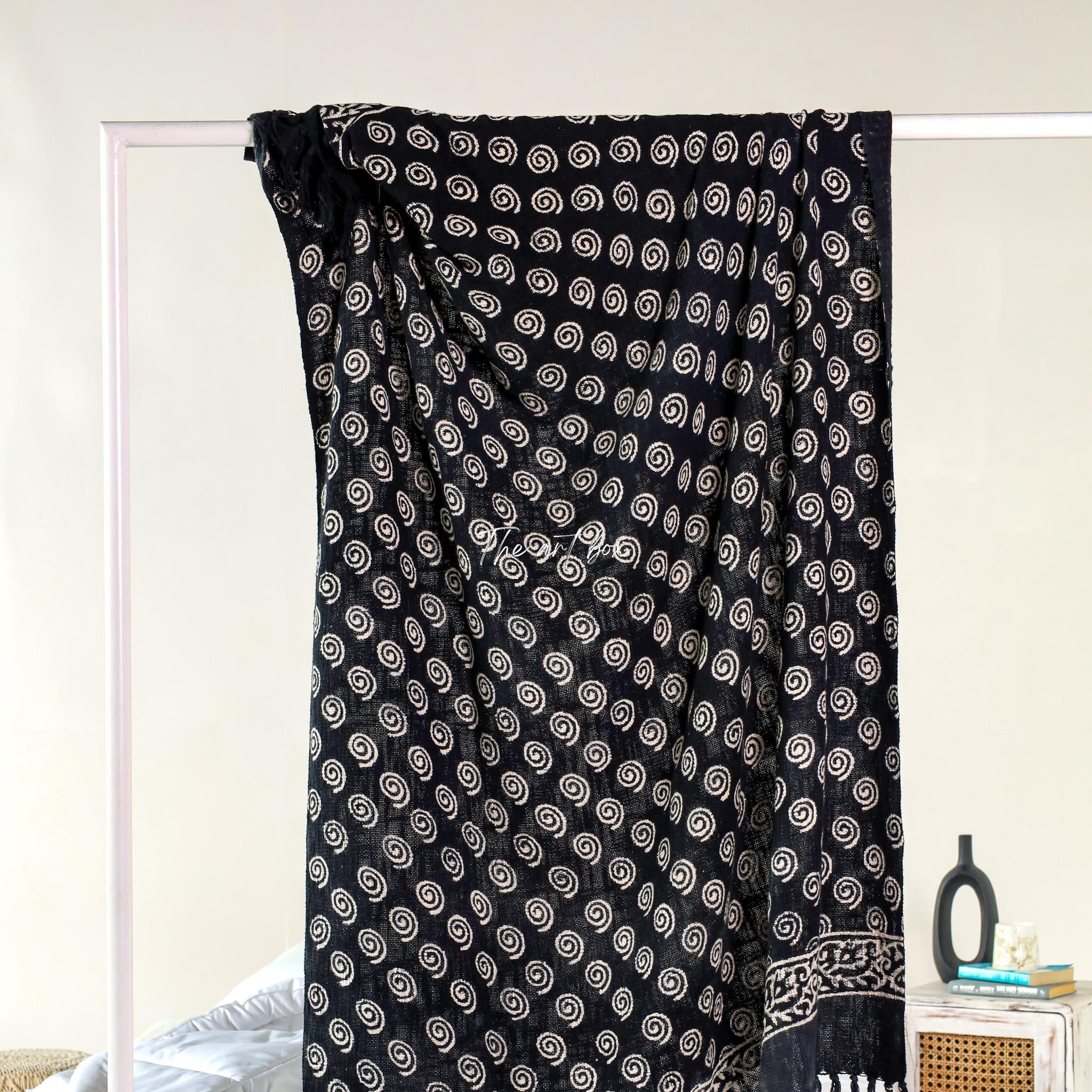 Classy Black Daabu Print Throw