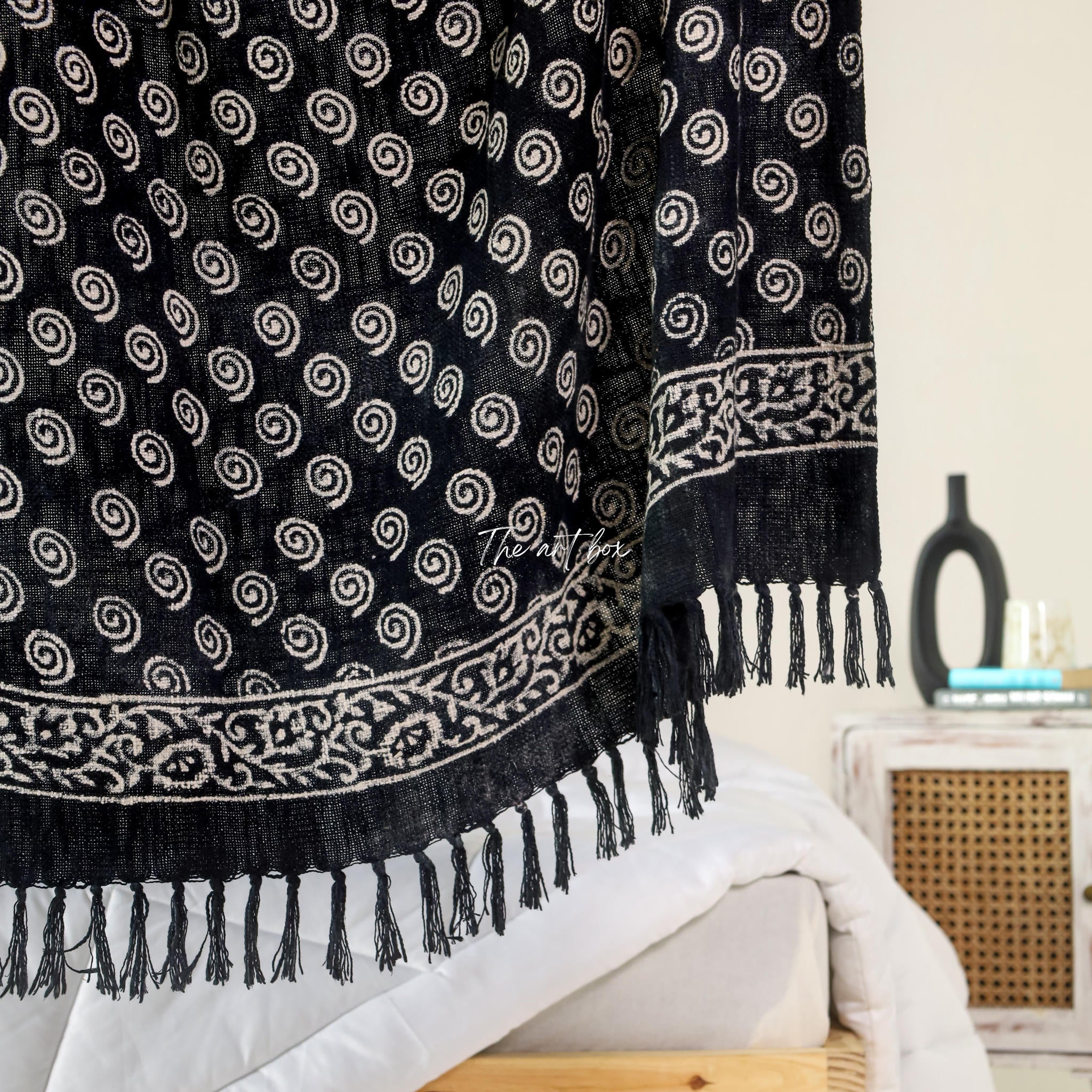 Classy Black Daabu Print Throw