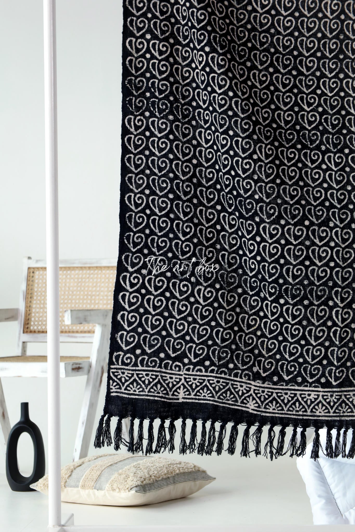 Beautiful Black Daabu Print Throw