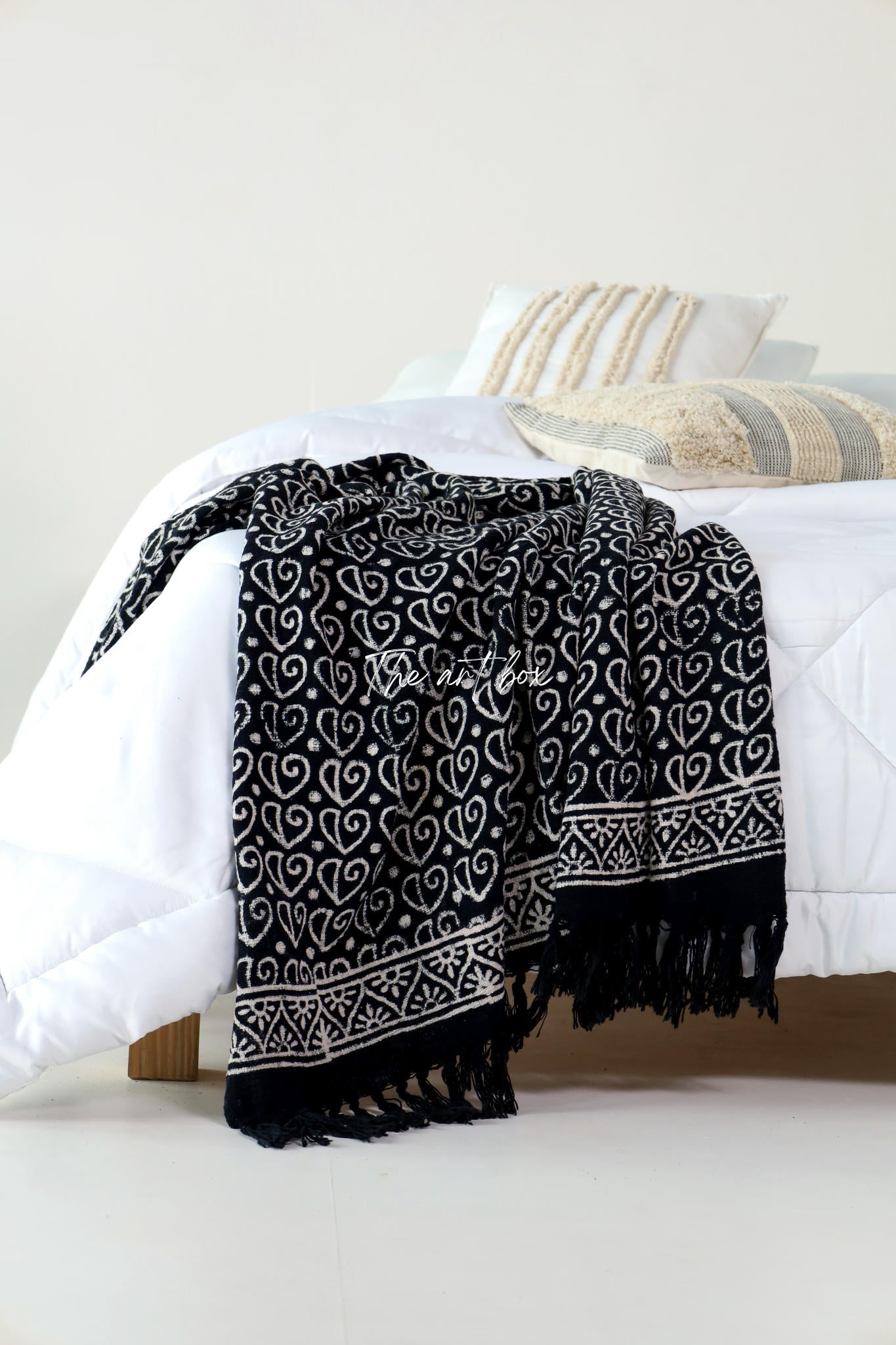 Beautiful Black Daabu Print Throw