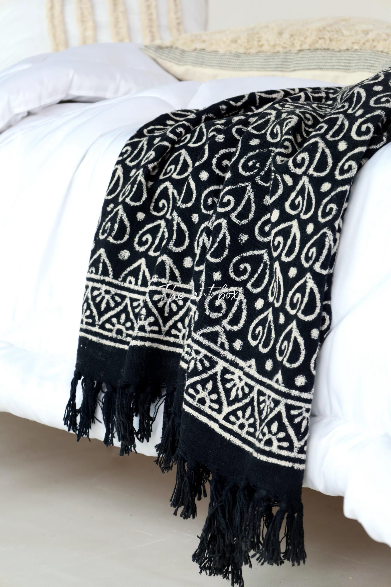 Beautiful Black Daabu Print Throw