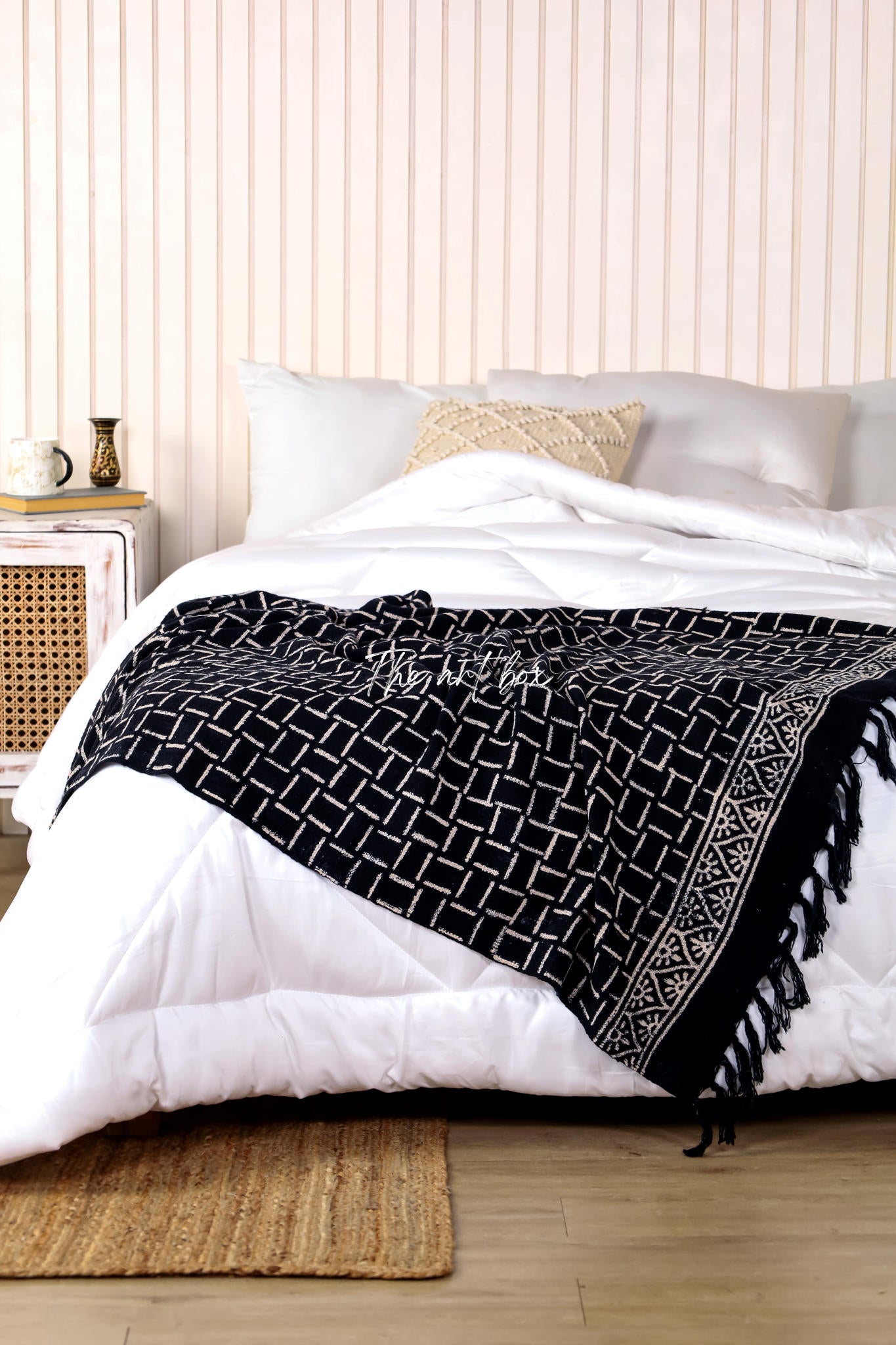 Khadi Black Daabu Print Throw