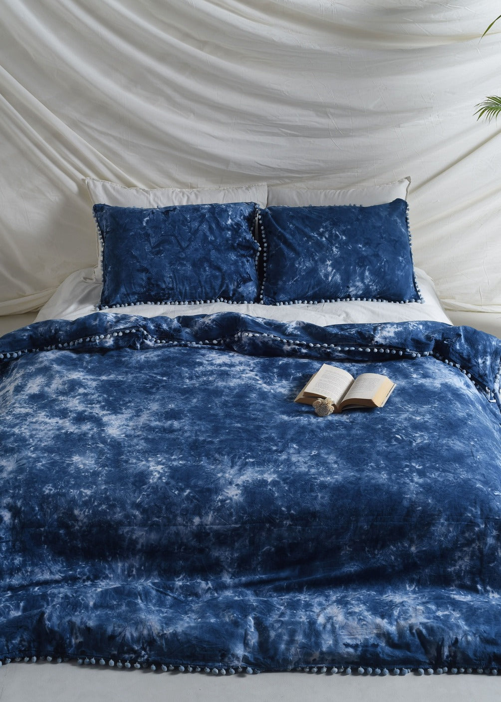 Blue Tie-Dye Duvet Cover with Pillow cases Set