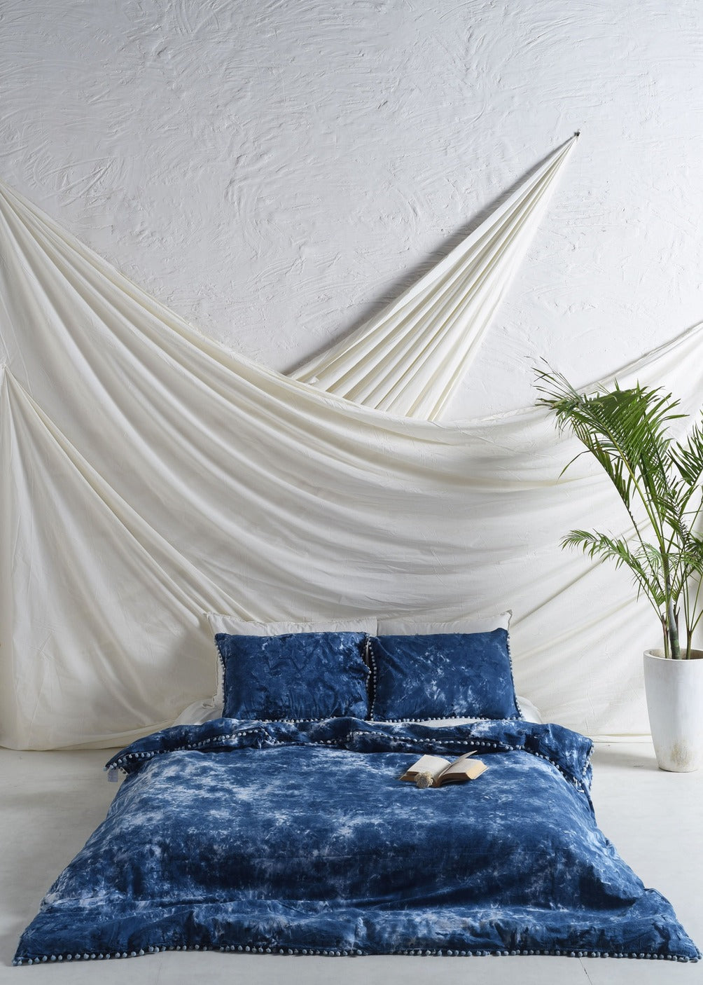 Blue Tie-Dye Duvet Cover with Pillow cases Set