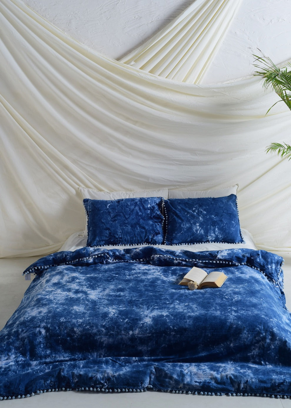 Blue Tie-Dye Duvet Cover with Pillow cases Set