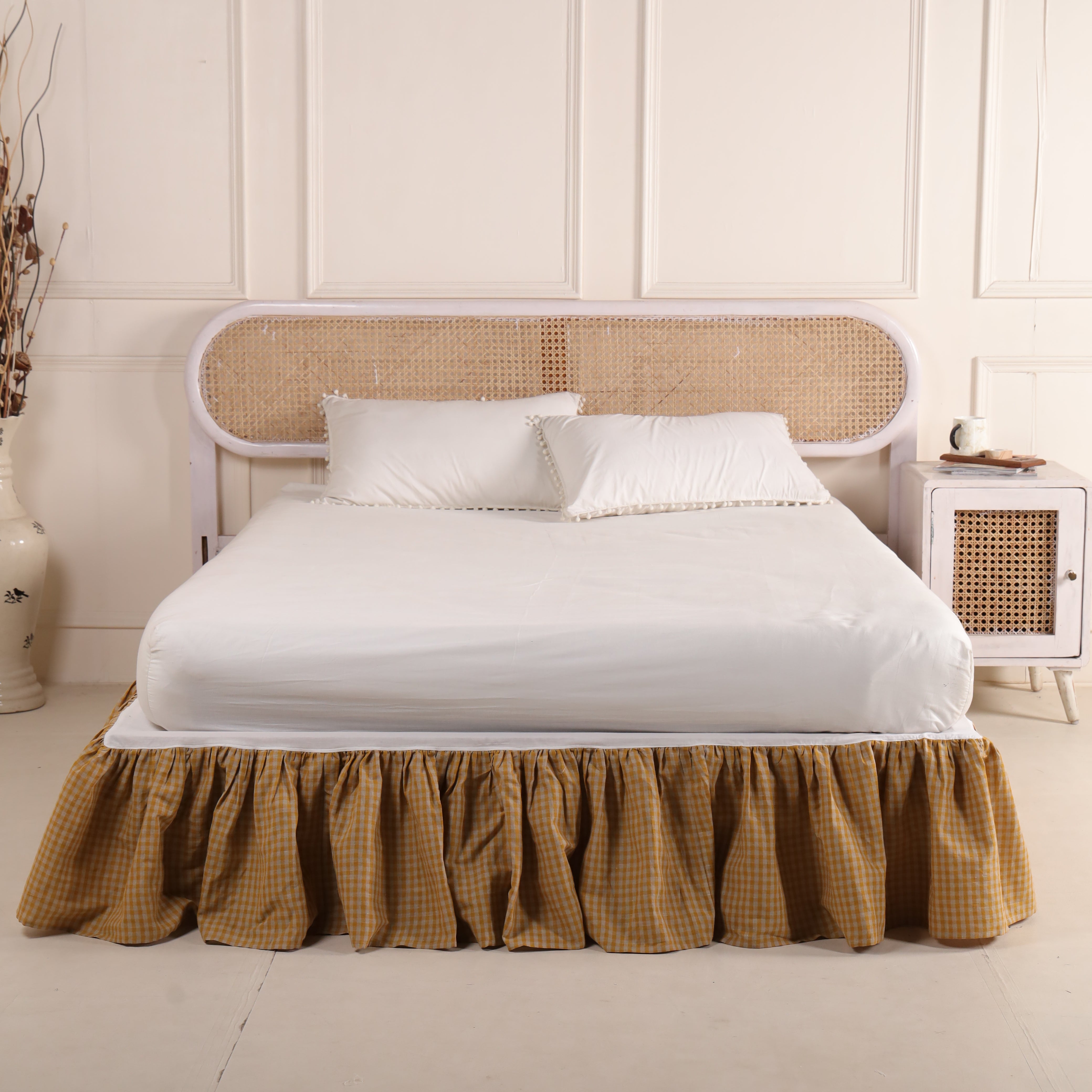 Country Farmhouse Black Gingham Ruffled Bed Skirt – Classic Checkered Gathered Bed Valance