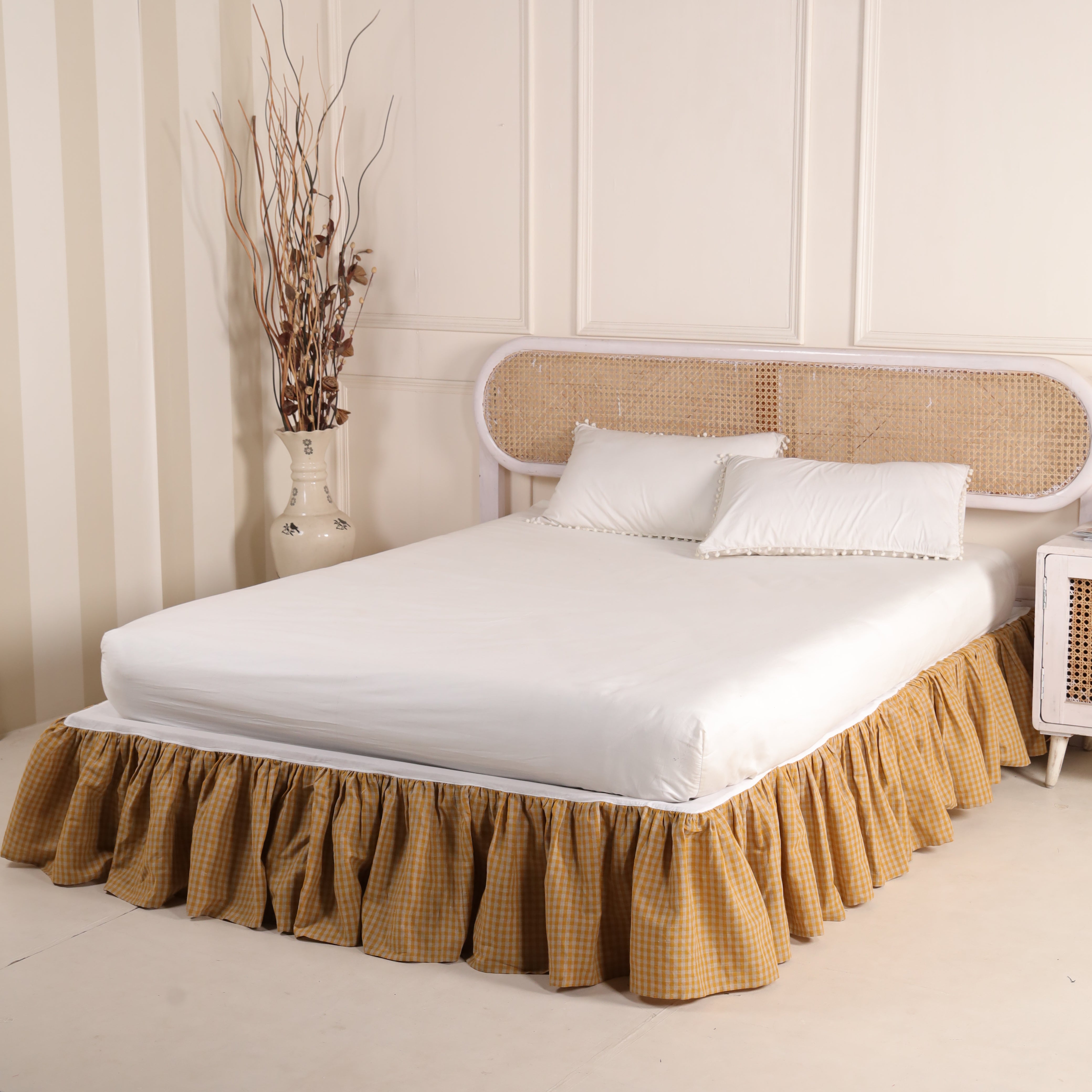 Country Farmhouse Black Gingham Ruffled Bed Skirt – Classic Checkered Gathered Bed Valance