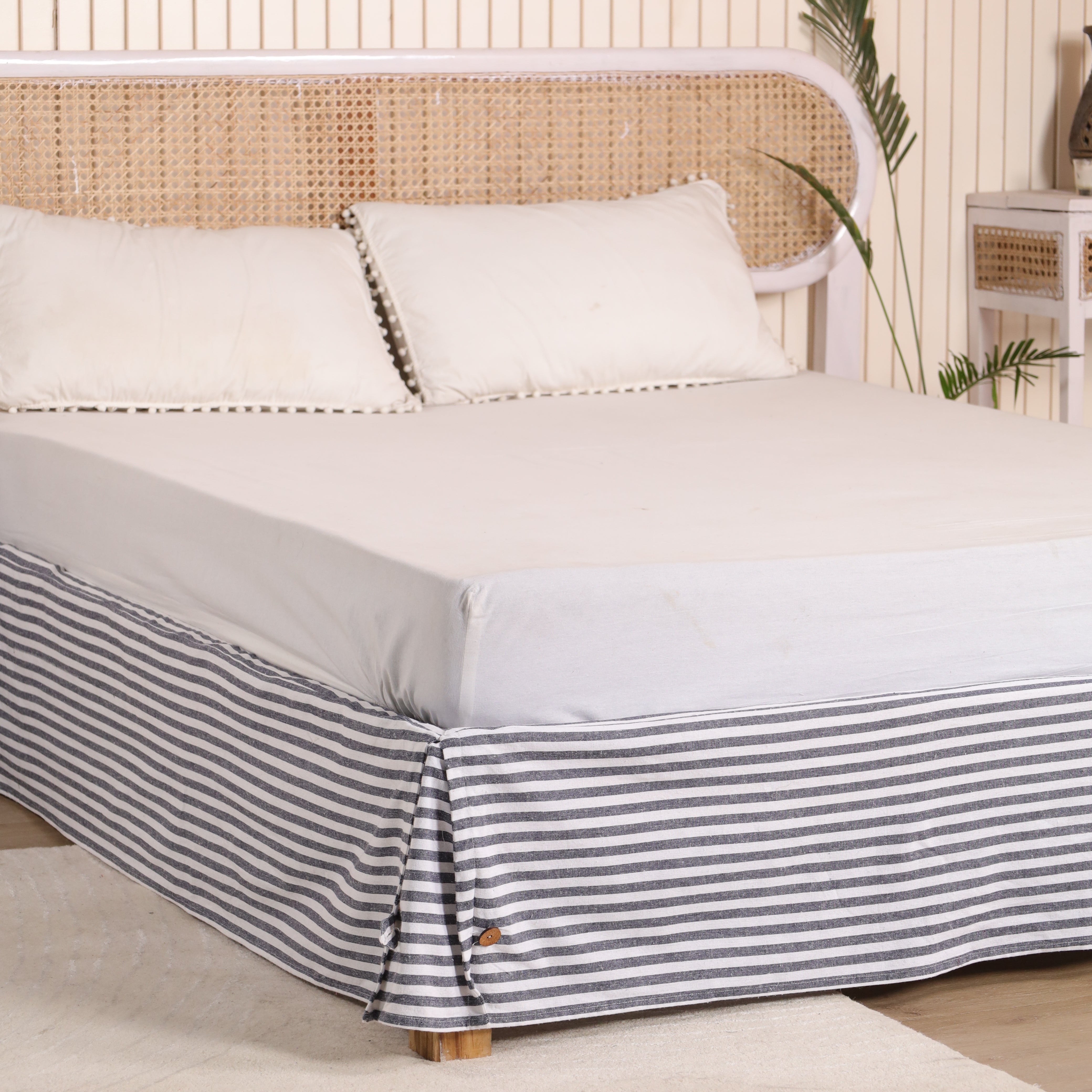 Classic Striped Tailored Bed Skirt with Button Detail – Premium Pleated Bed Valance
