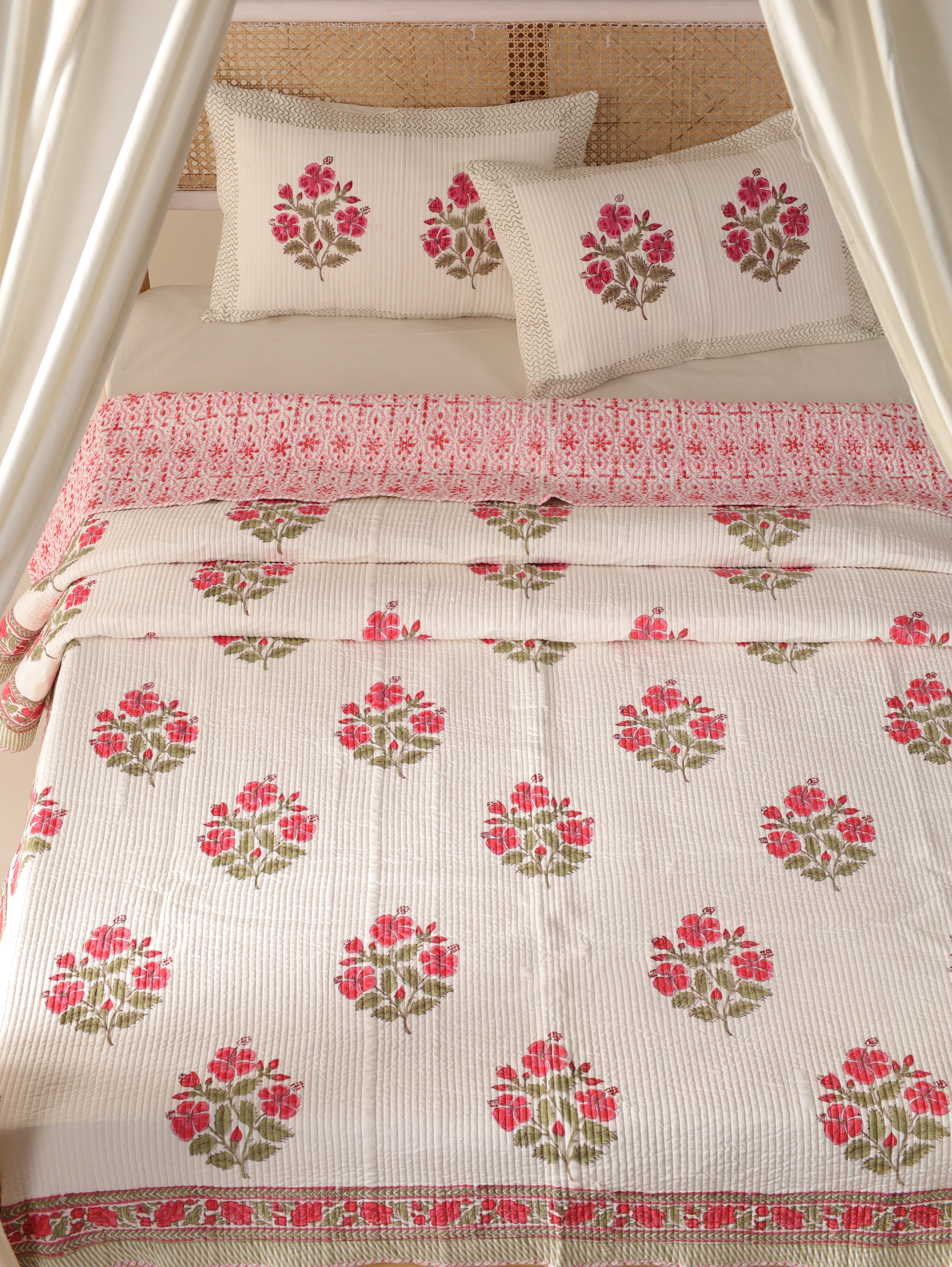 Quilt with Pillow Cover Stamp Set Floral Cotton Quilted Double Soft Cozy Coverlet All Season Blanket