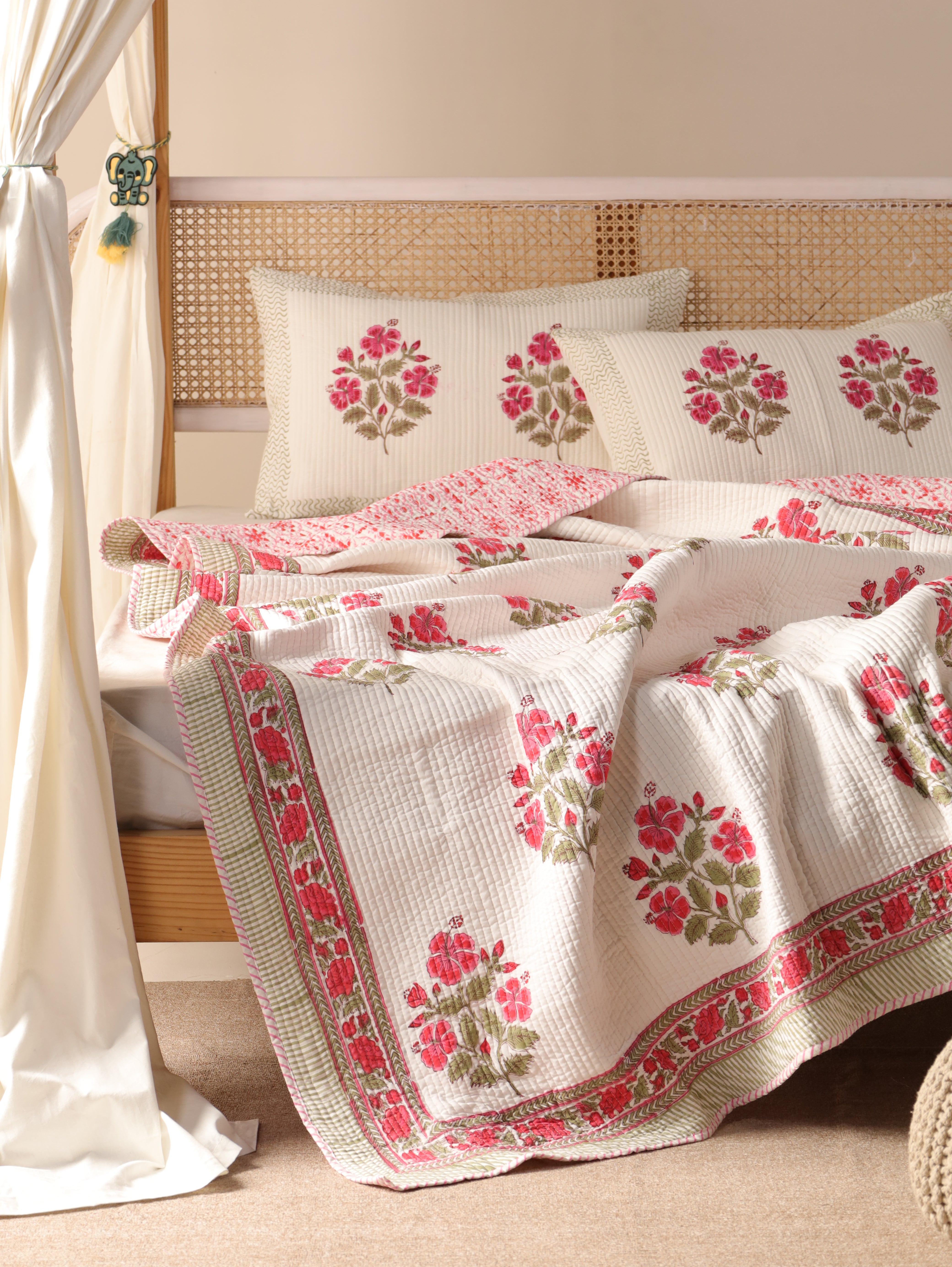 Quilt with Pillow Cover Stamp Set Floral Cotton Quilted Double Soft Cozy Coverlet All Season Blanket