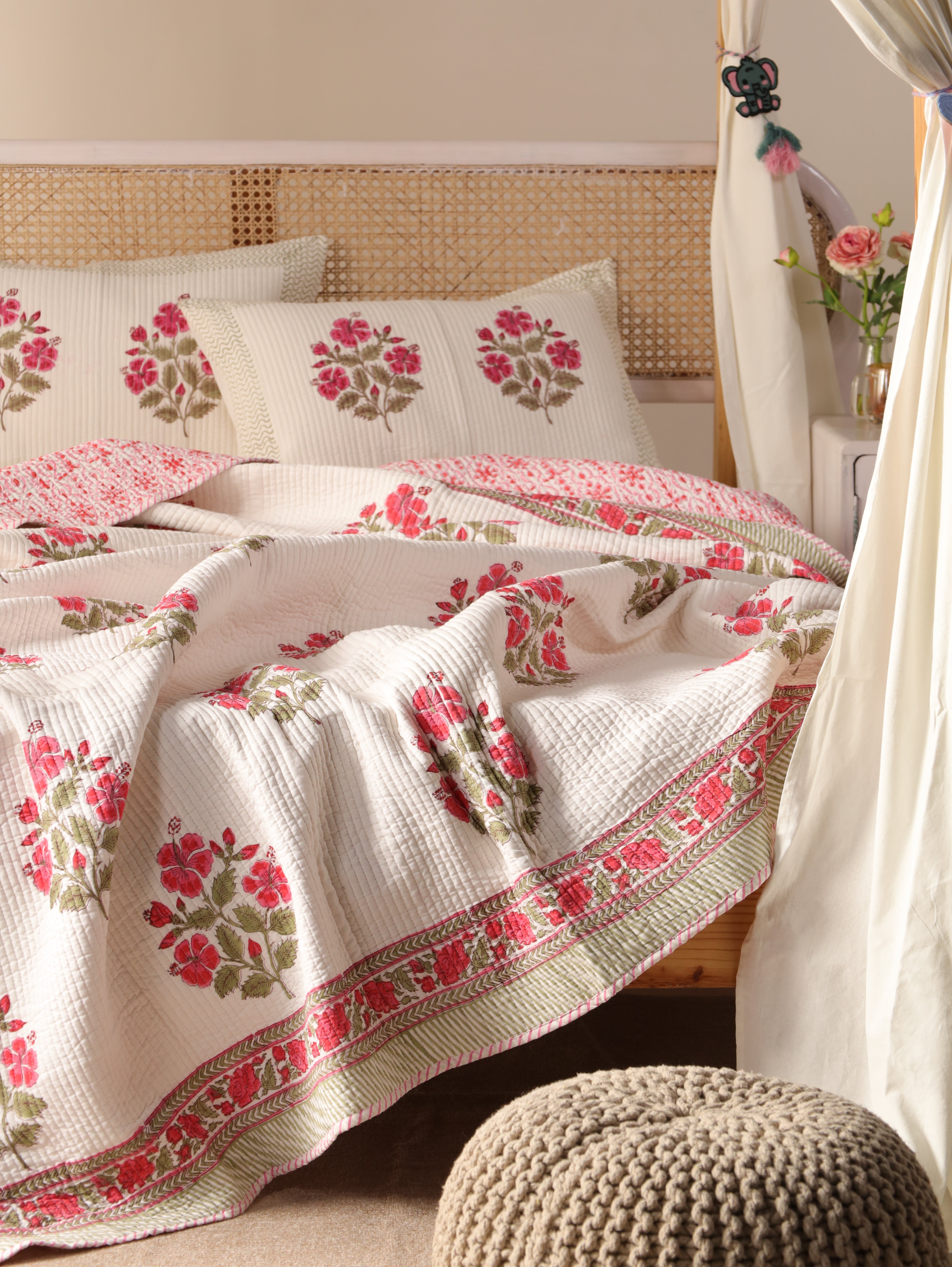 Quilt with Pillow Cover Stamp Set Floral Cotton Quilted Double Soft Cozy Coverlet All Season Blanket