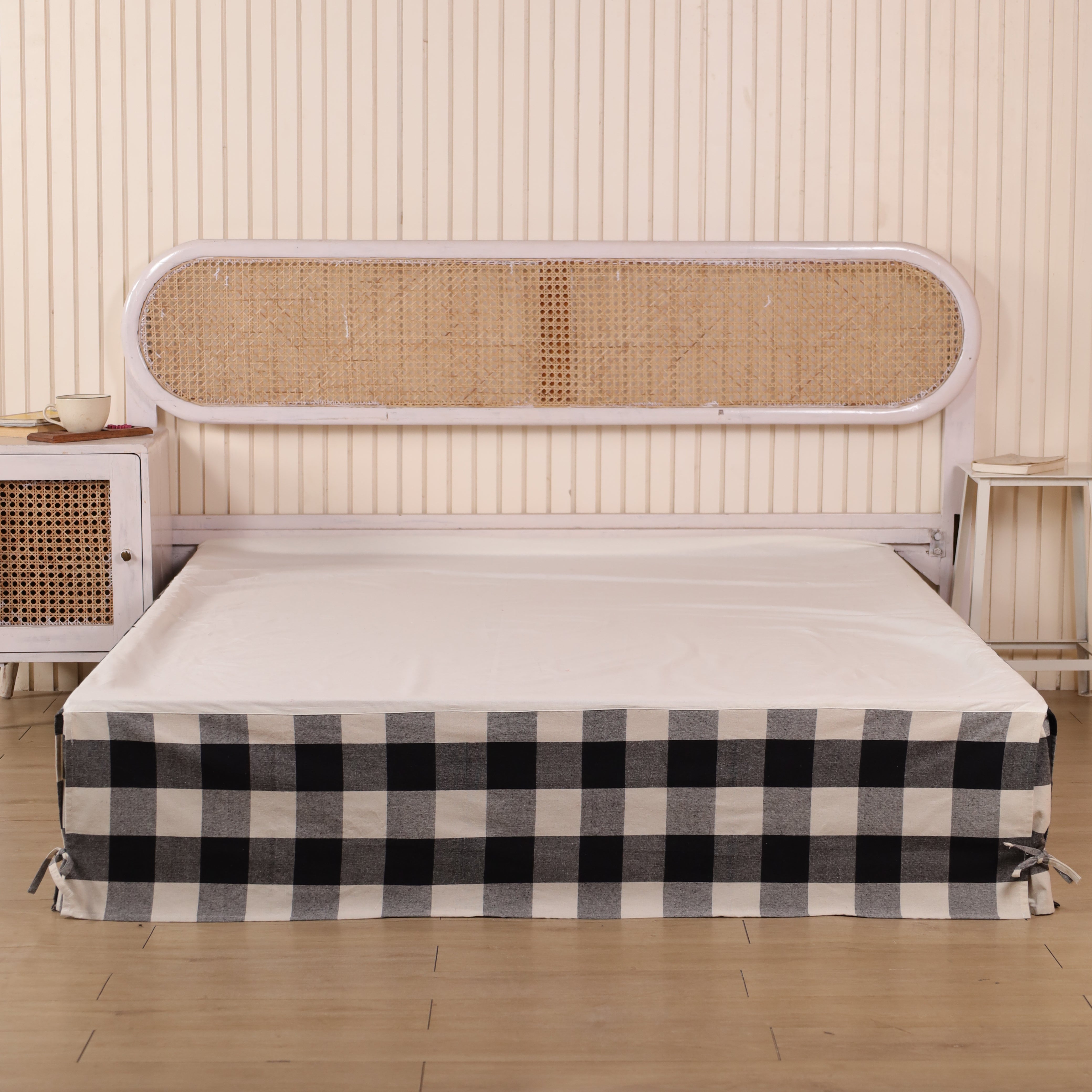 Rustic Farmhouse Black Buffalo Check Tailored Bed Skirt – Classic Plaid Pleated Bed Valance