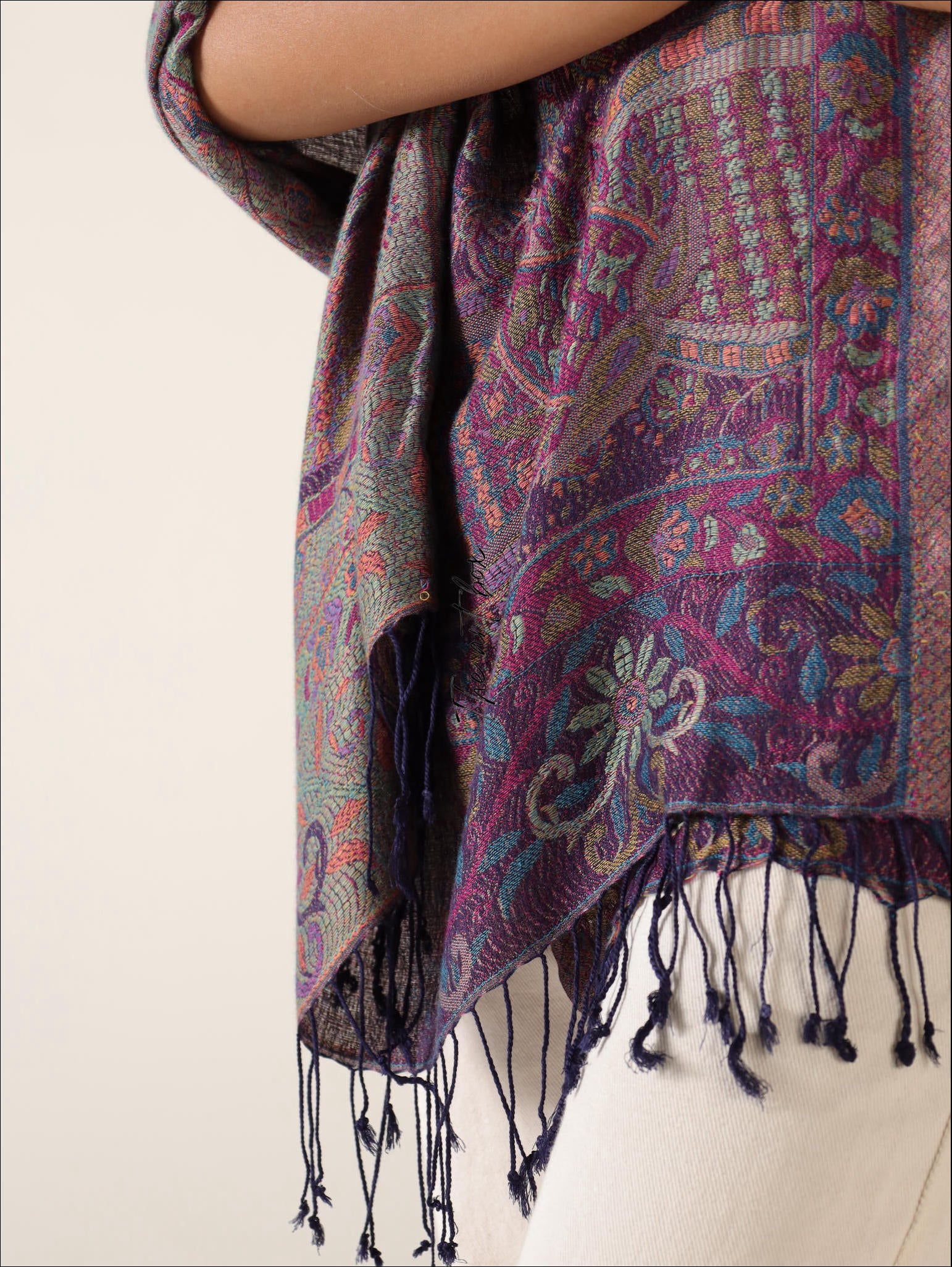 Effortless Elegance: Cashmere Feel Pashmina Scarf for Any Outfit