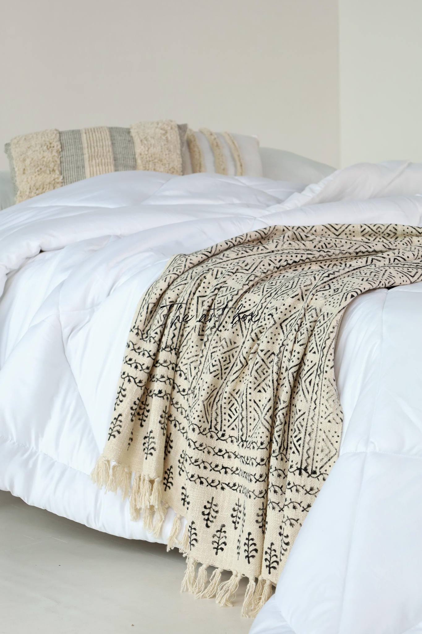 Beige Geometric Pigment Print Throw