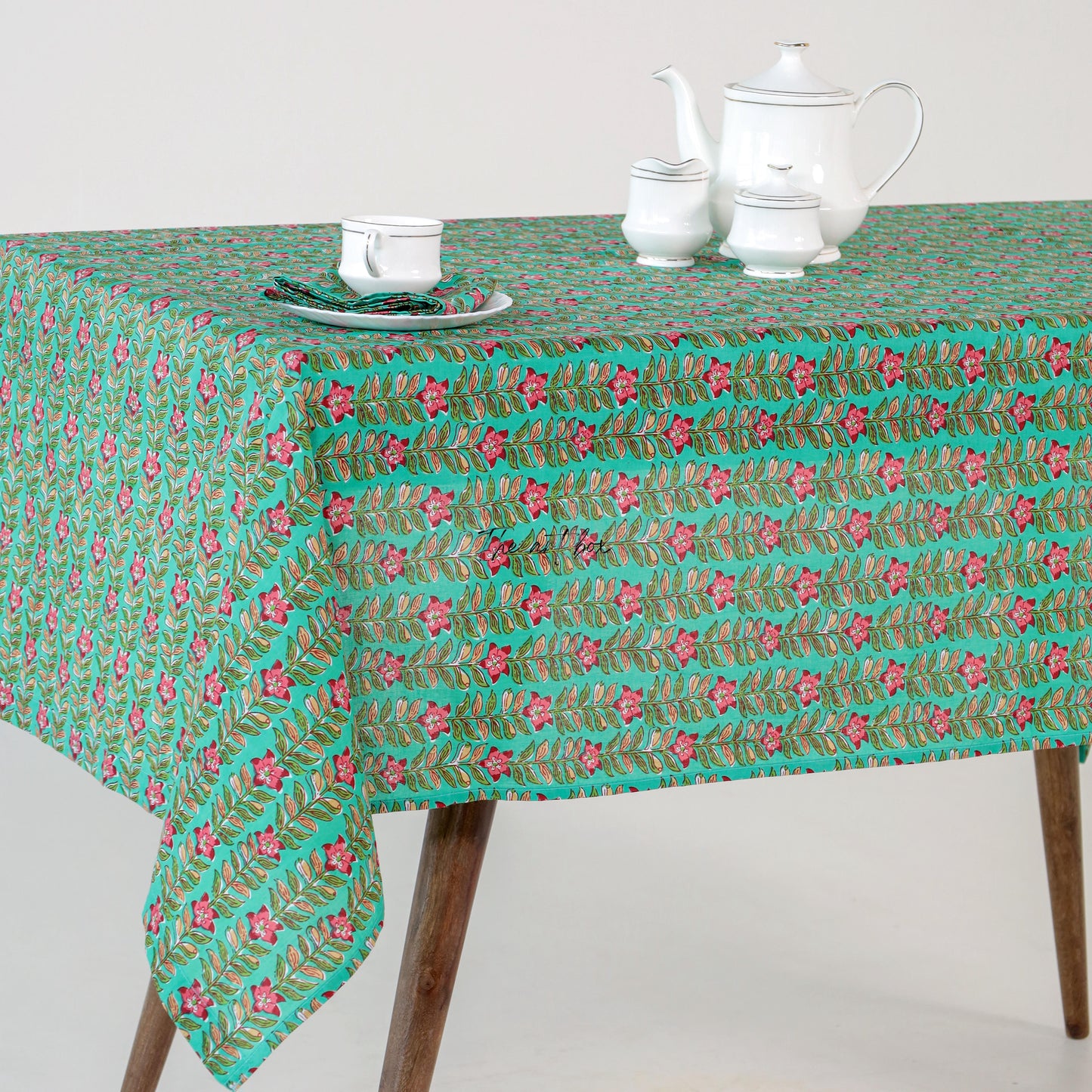 Green Floral Printed Table Cover