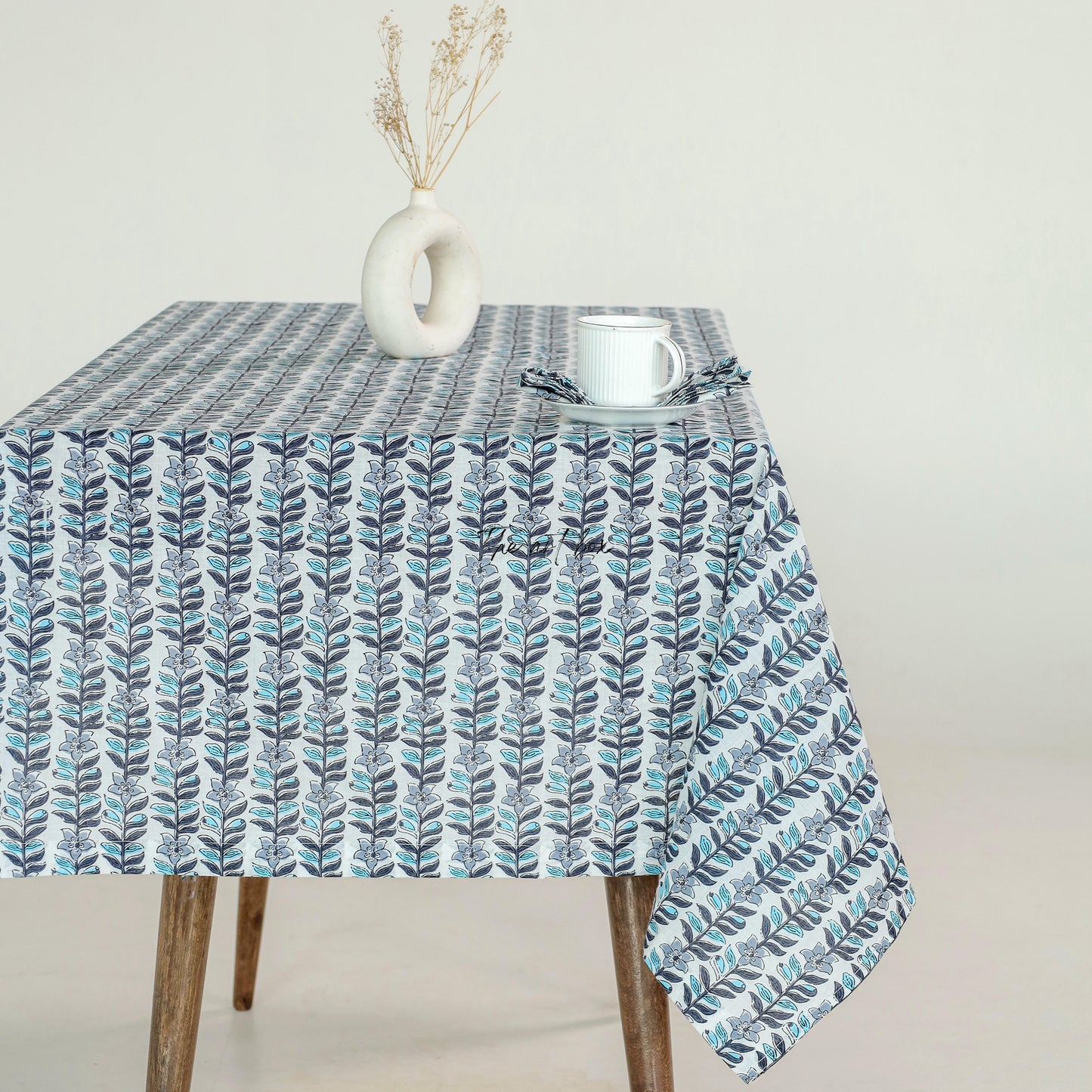 Garden Whispers Printed Cotton Tablecloth Beauty