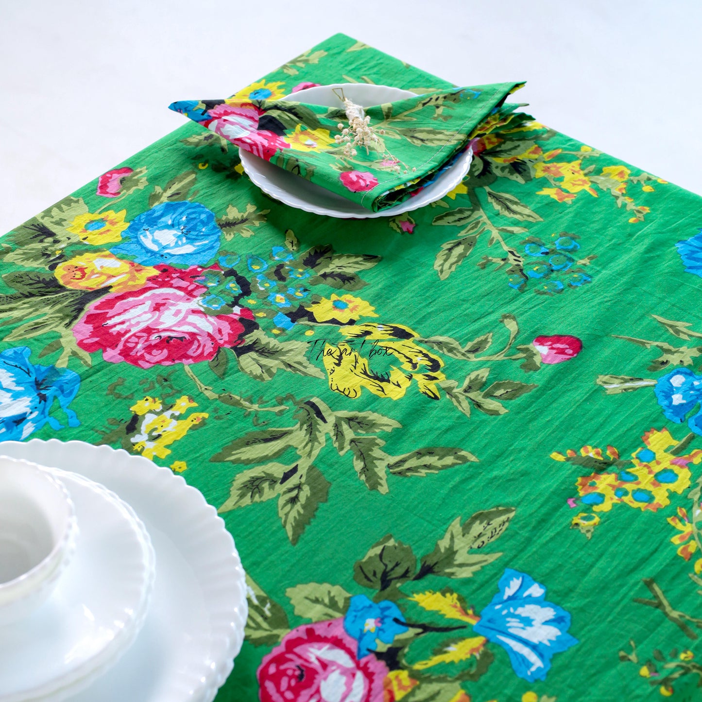 Green Floral Printed Table Cover