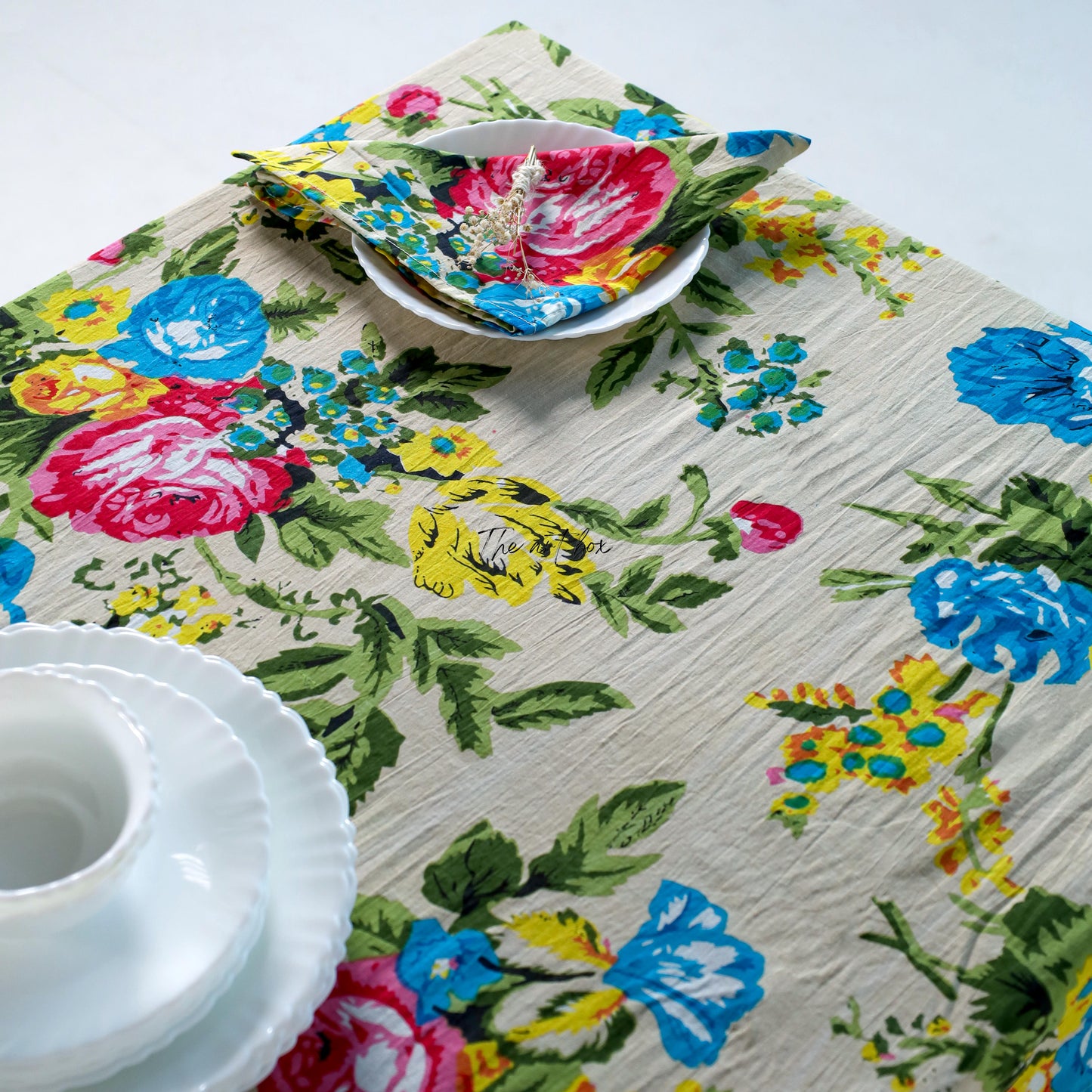 Gray White  Printed Table Cloth, Gray White Floral Printed Cotton Table Cover