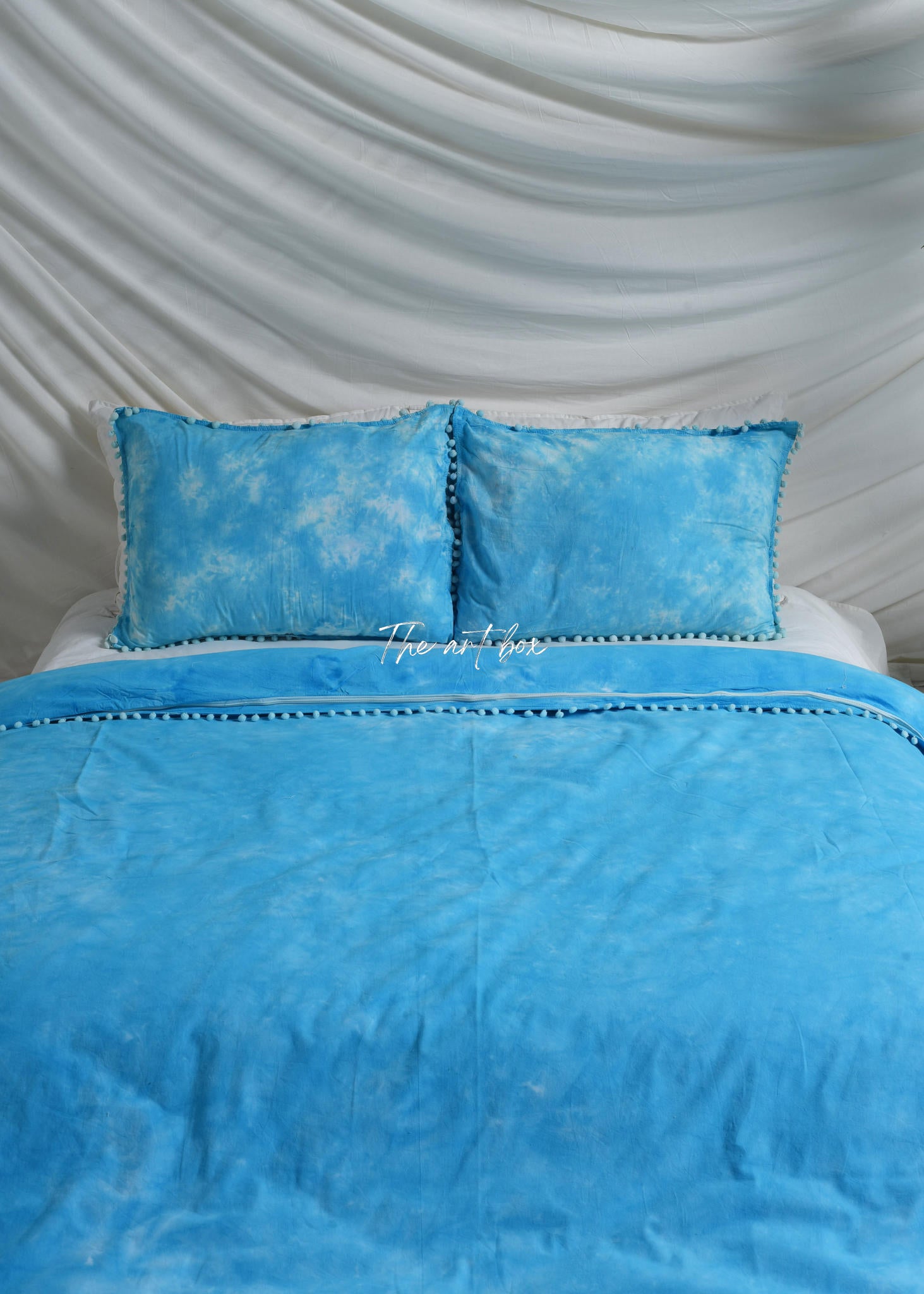 Sky Blue Tie Dye Bedsheets with Pillow Covers