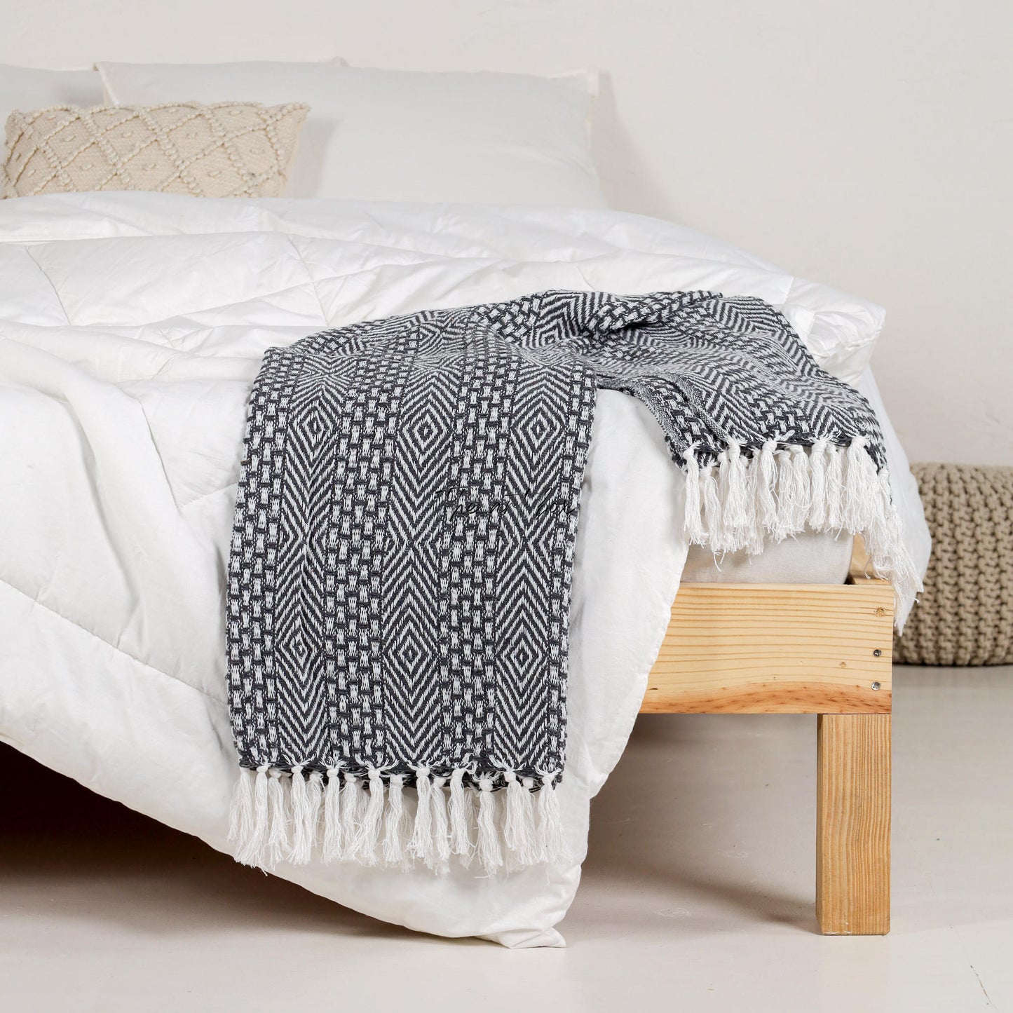 Knitted Hand Tufted Throw