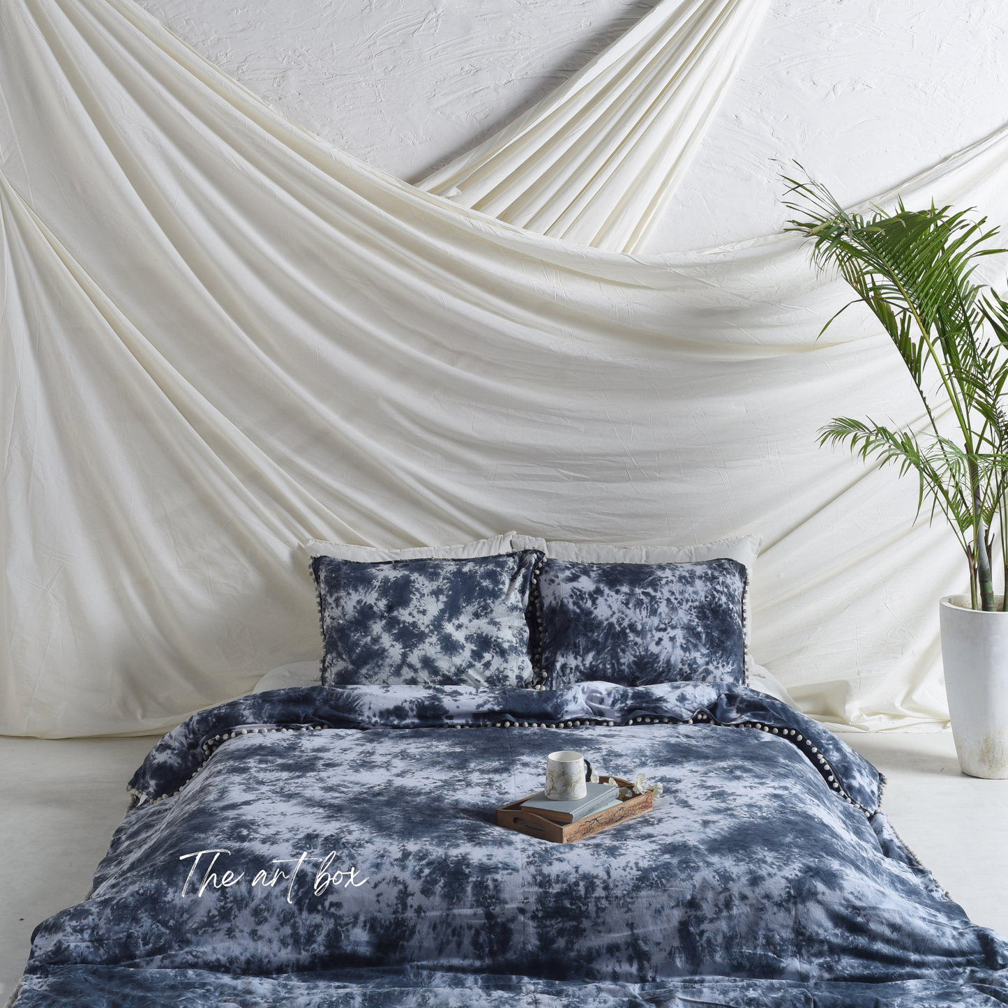 Blue and White Tie-Dye Duvet Cover with Pillow cases Set